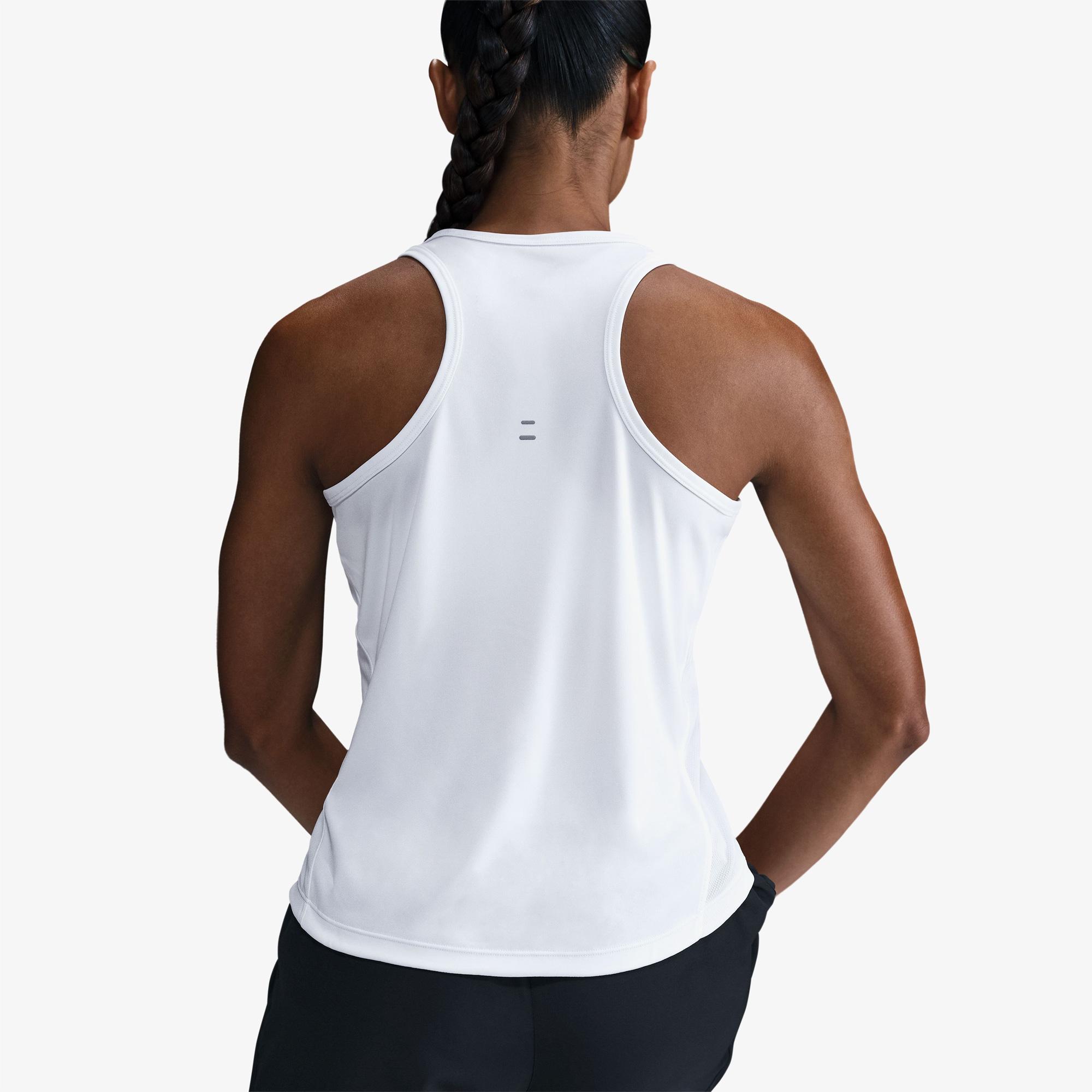 Nike Tempo Dri-Fit Kadın Beyaz Kolsuz T-Shirt