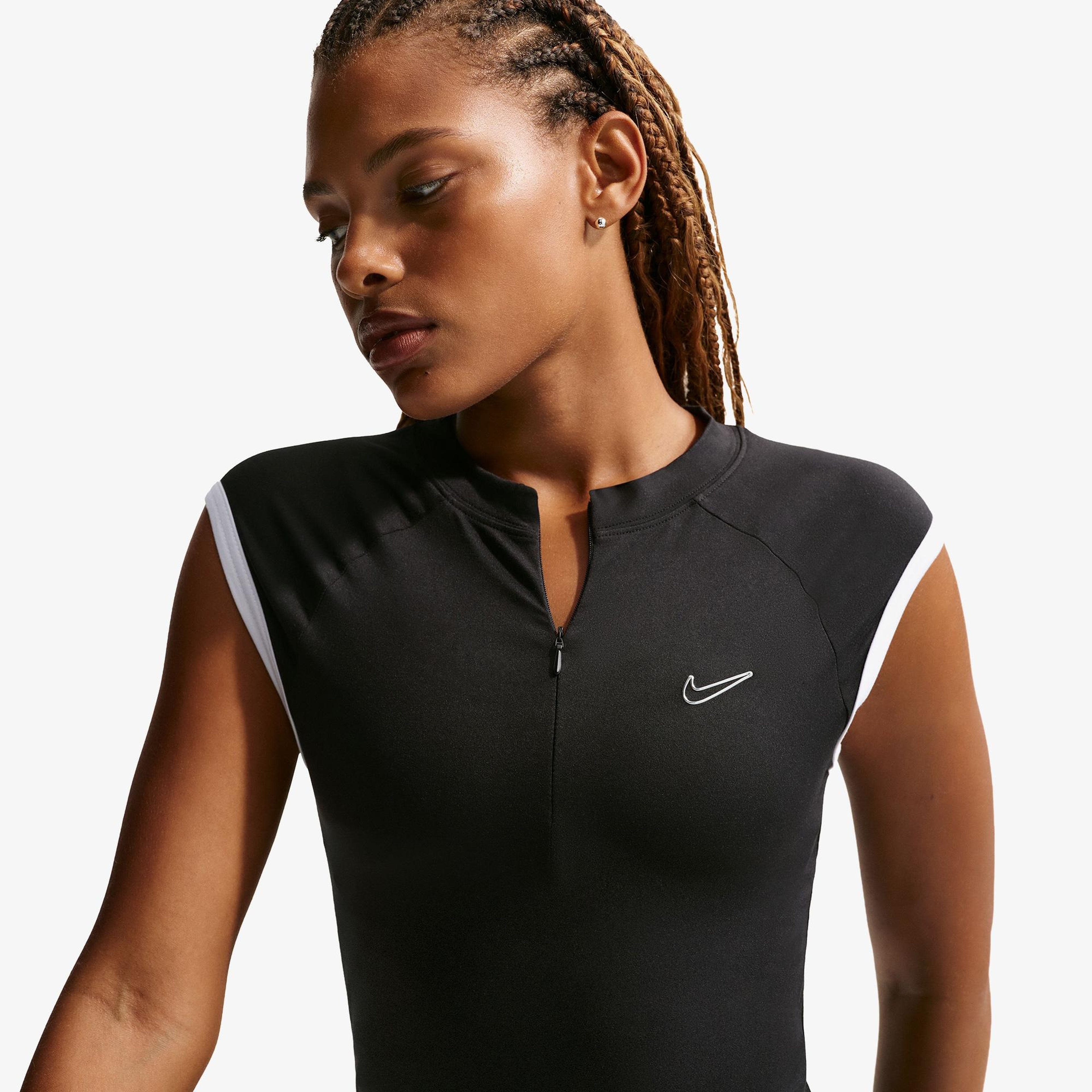 Nike Sportswear Fitted Kadın Siyah T-Shirt