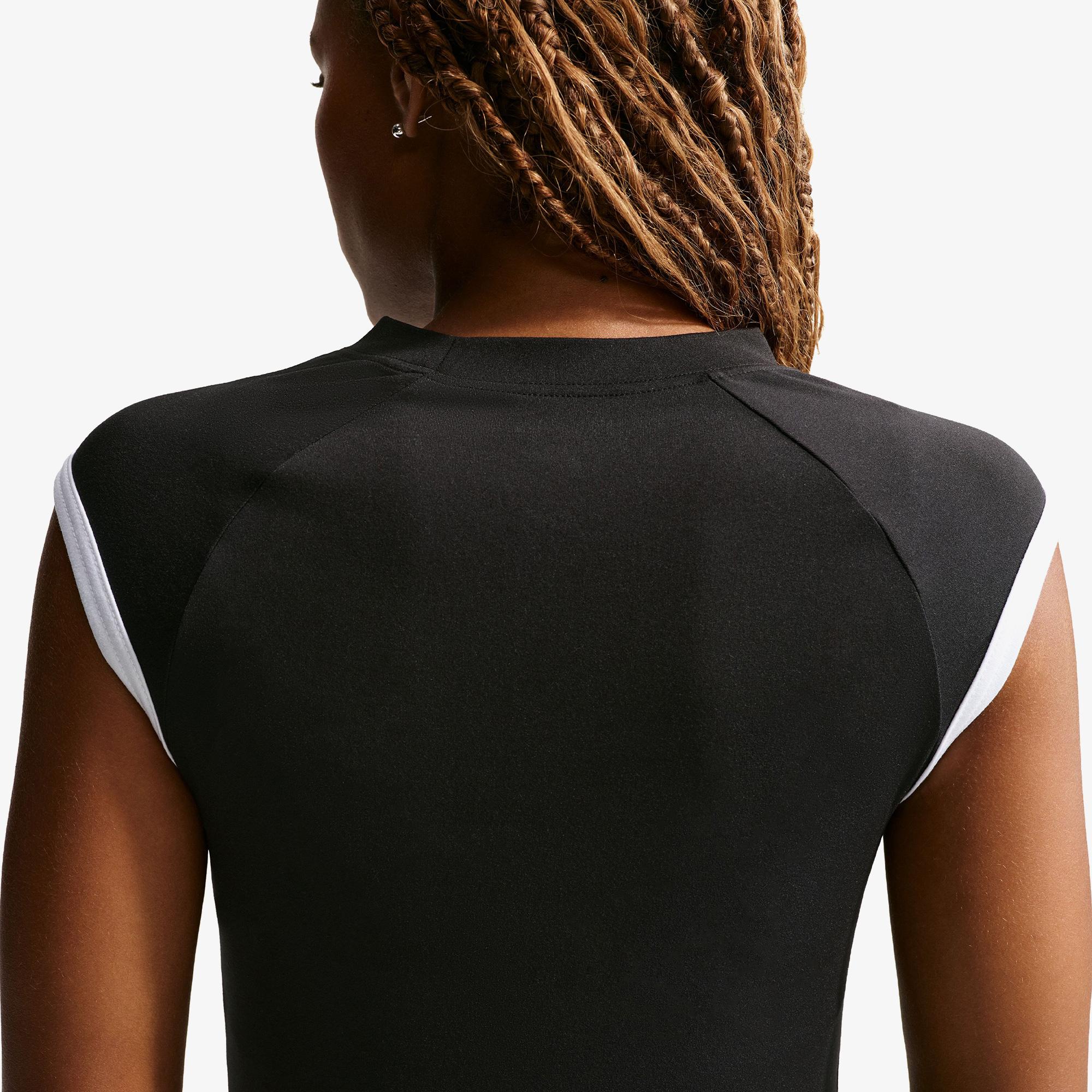 Nike Sportswear Fitted Kadın Siyah T-Shirt