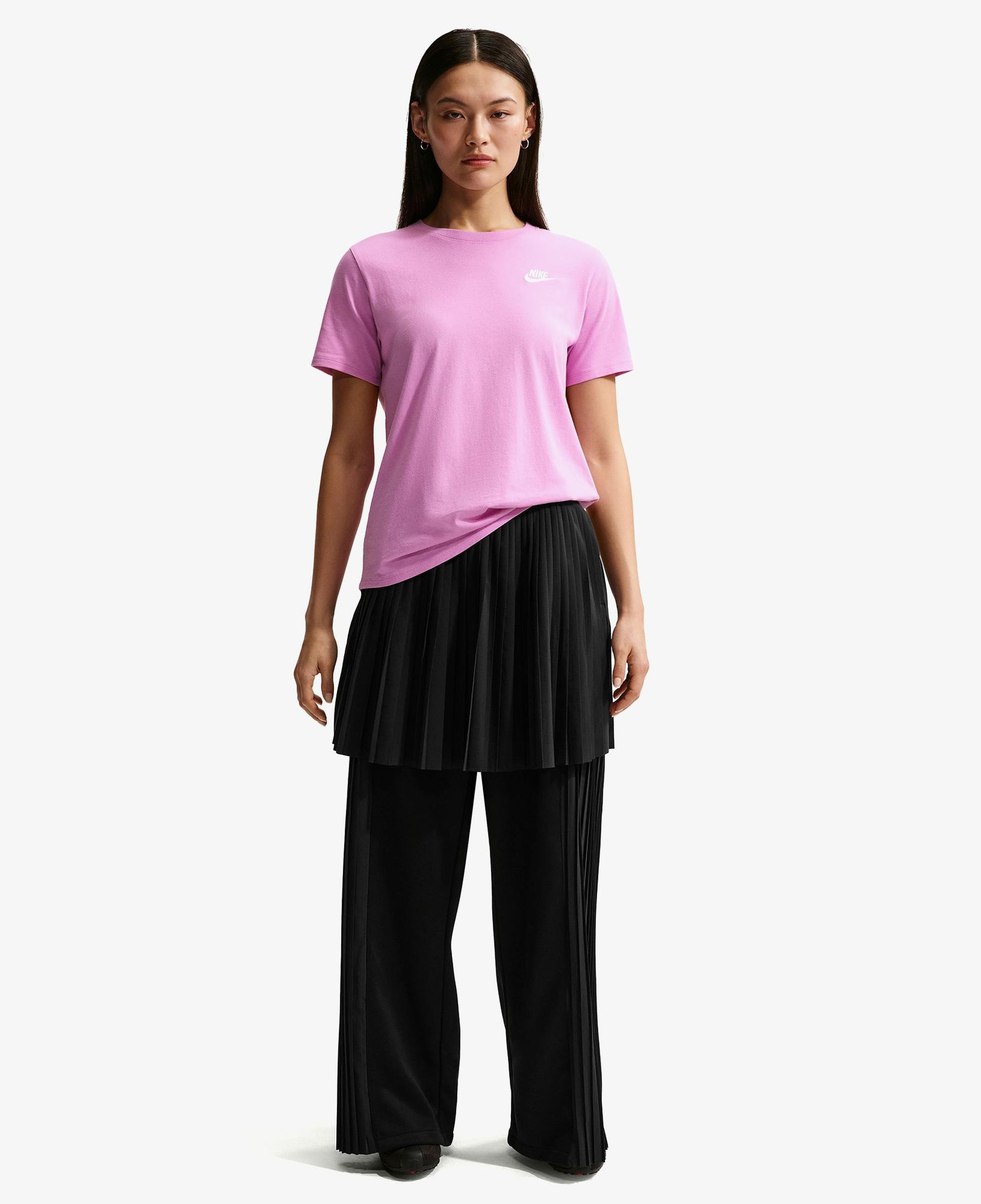 Nike Sportswear Club Essentials Kadın Pembe T-Shirt