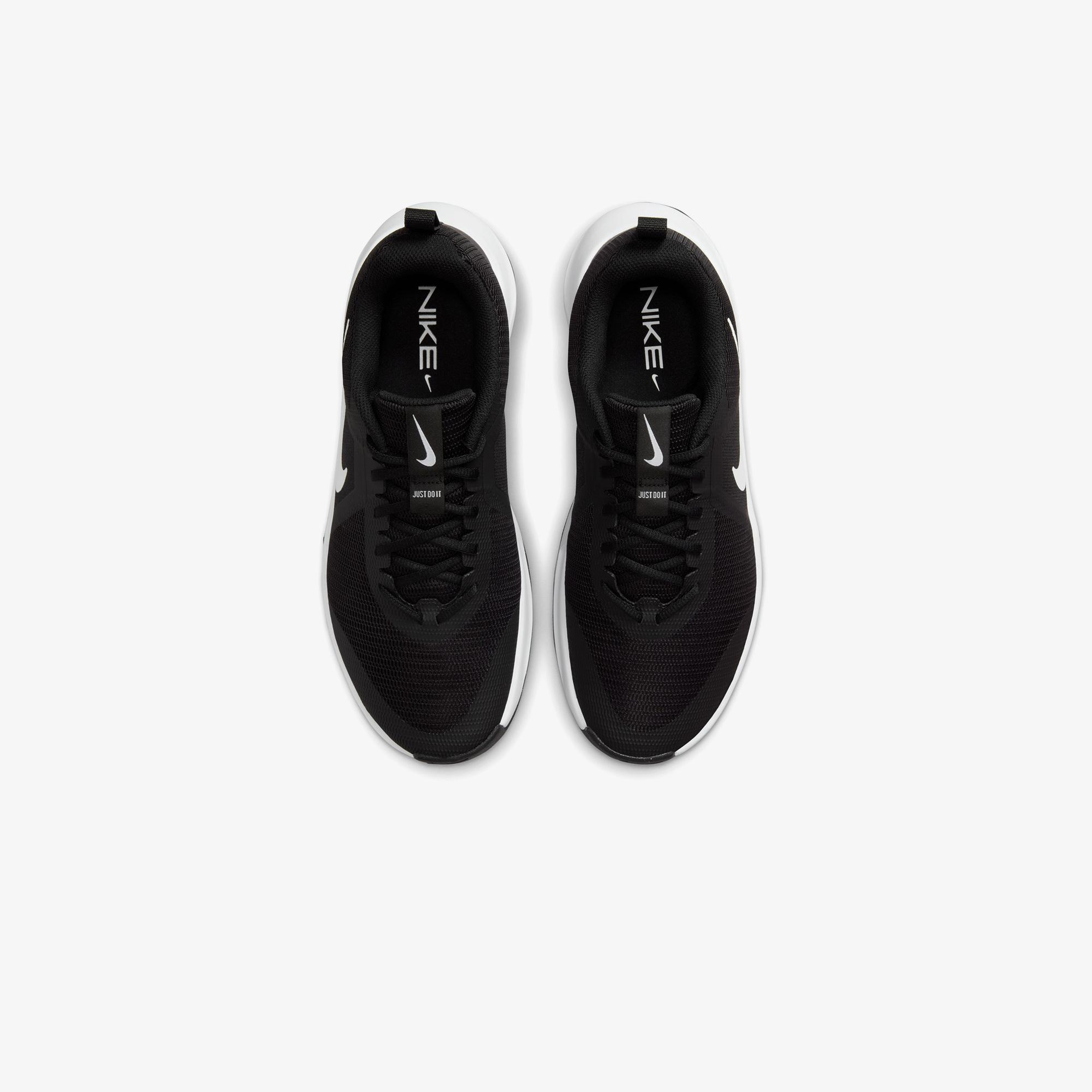 Nike MC Trainer 3 Erkek Siyah Spor Ayakkabı