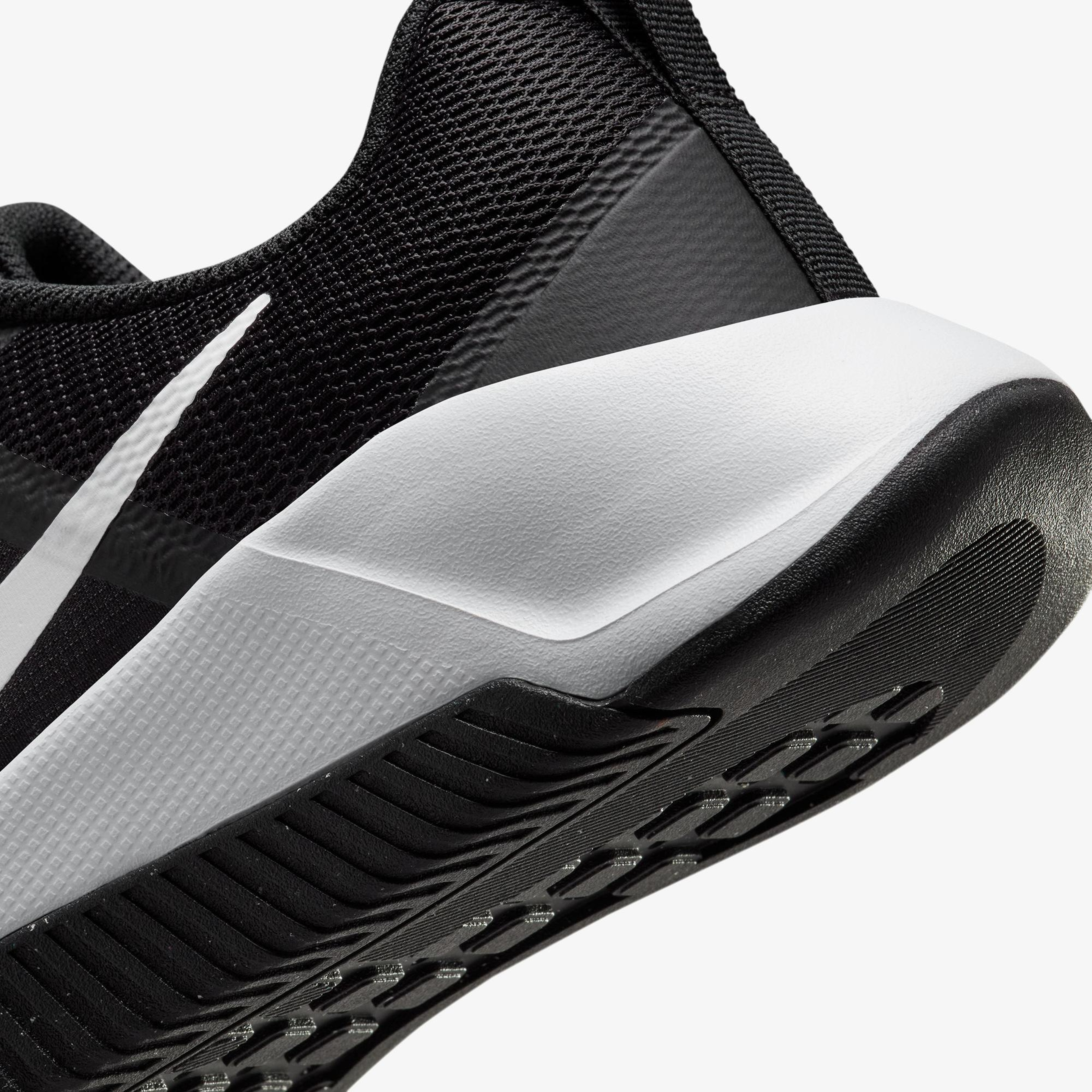 Nike MC Trainer 3 Erkek Siyah Spor Ayakkabı
