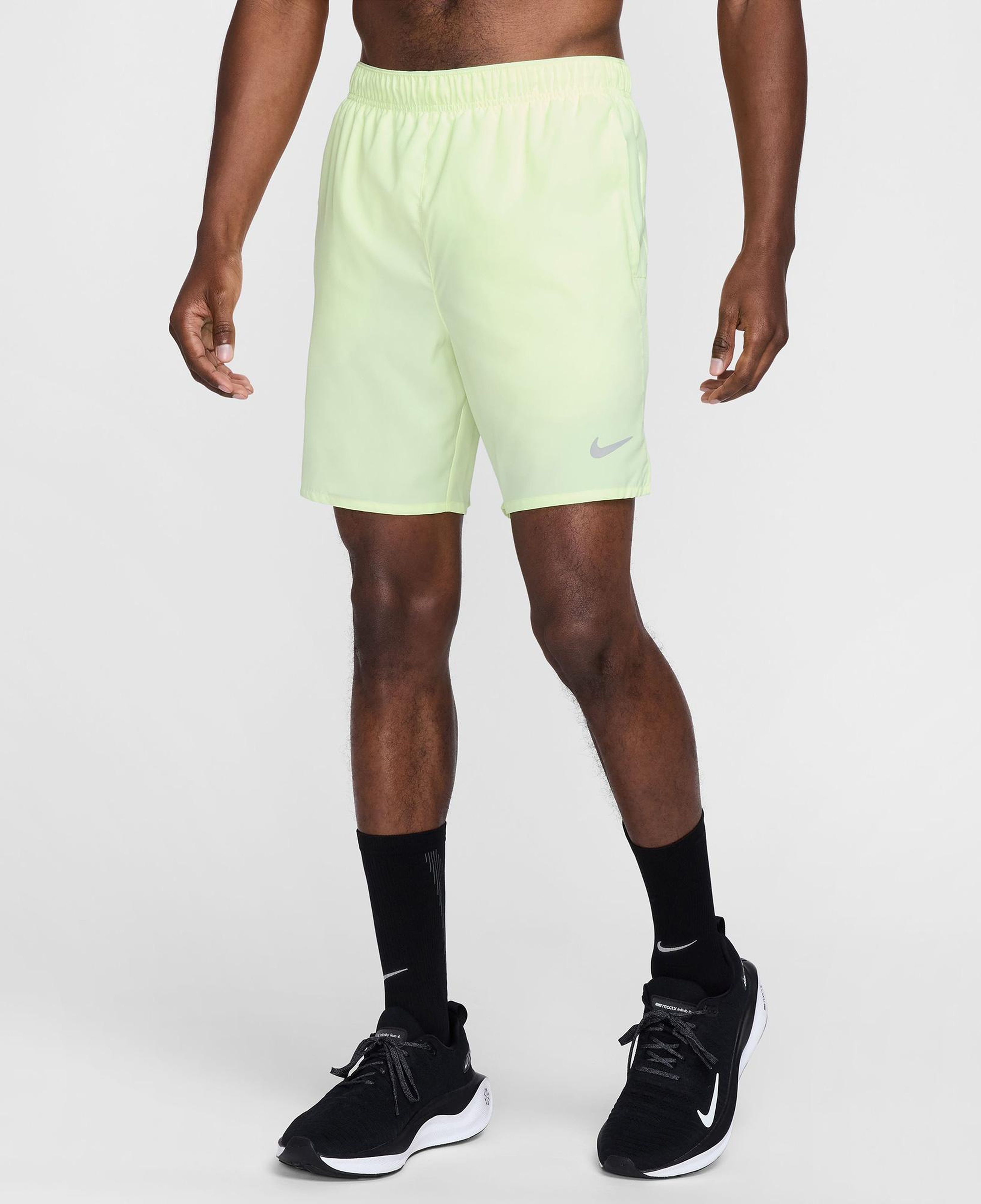 Nike Dri-Fit Challenger Erkek Sarı Şort