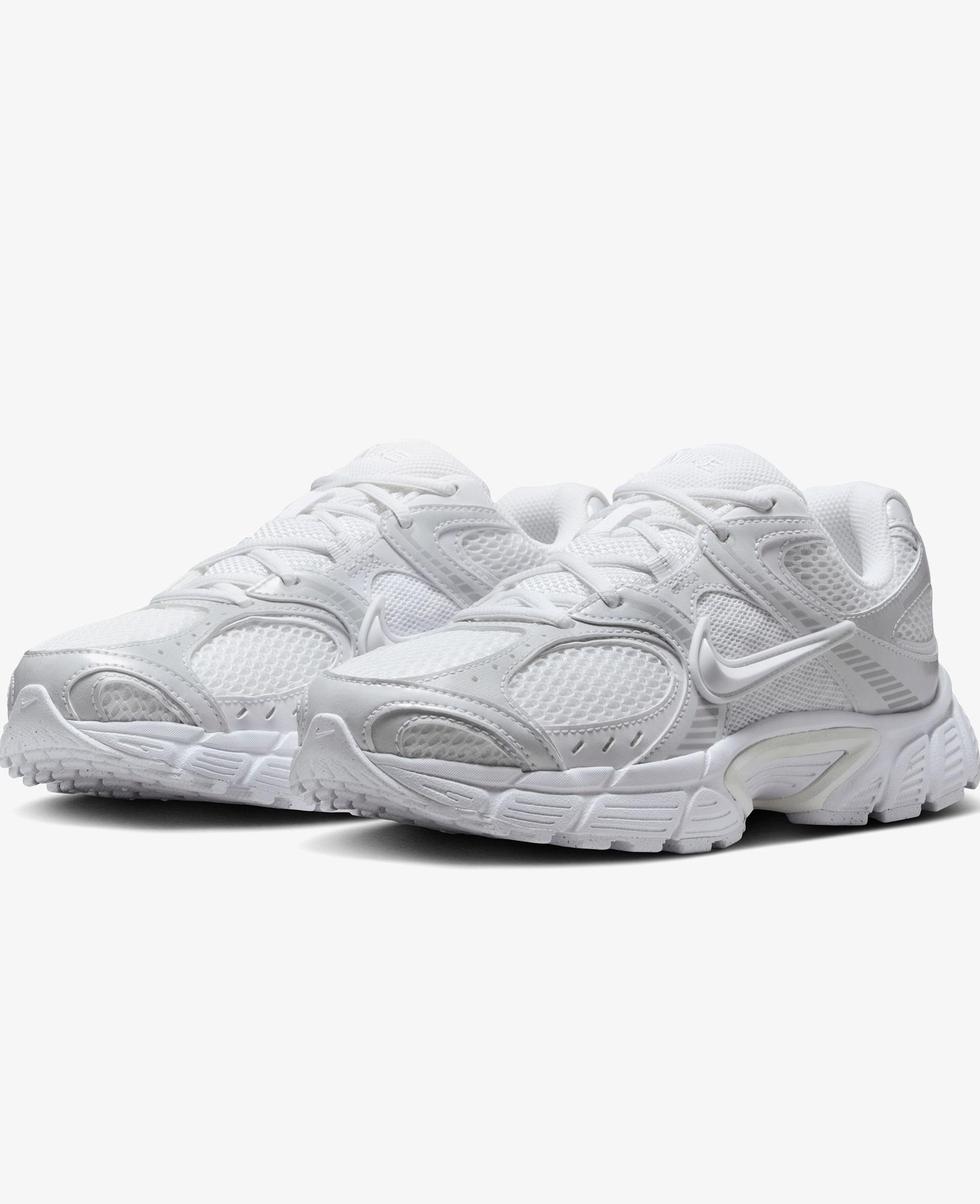 Nike V5 RNR Kadın Beyaz Spor Ayakkabı