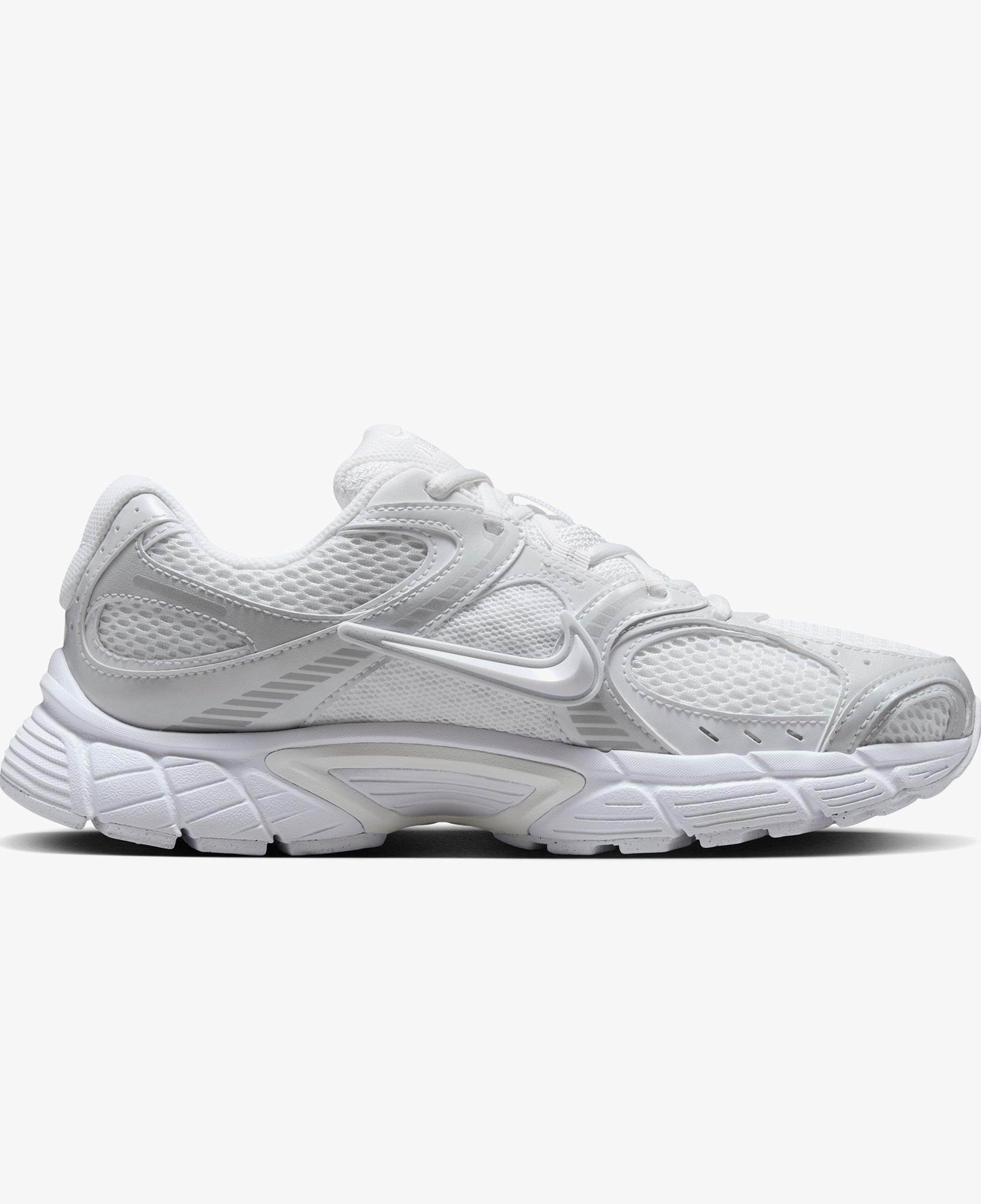 Nike V5 RNR Kadın Beyaz Spor Ayakkabı