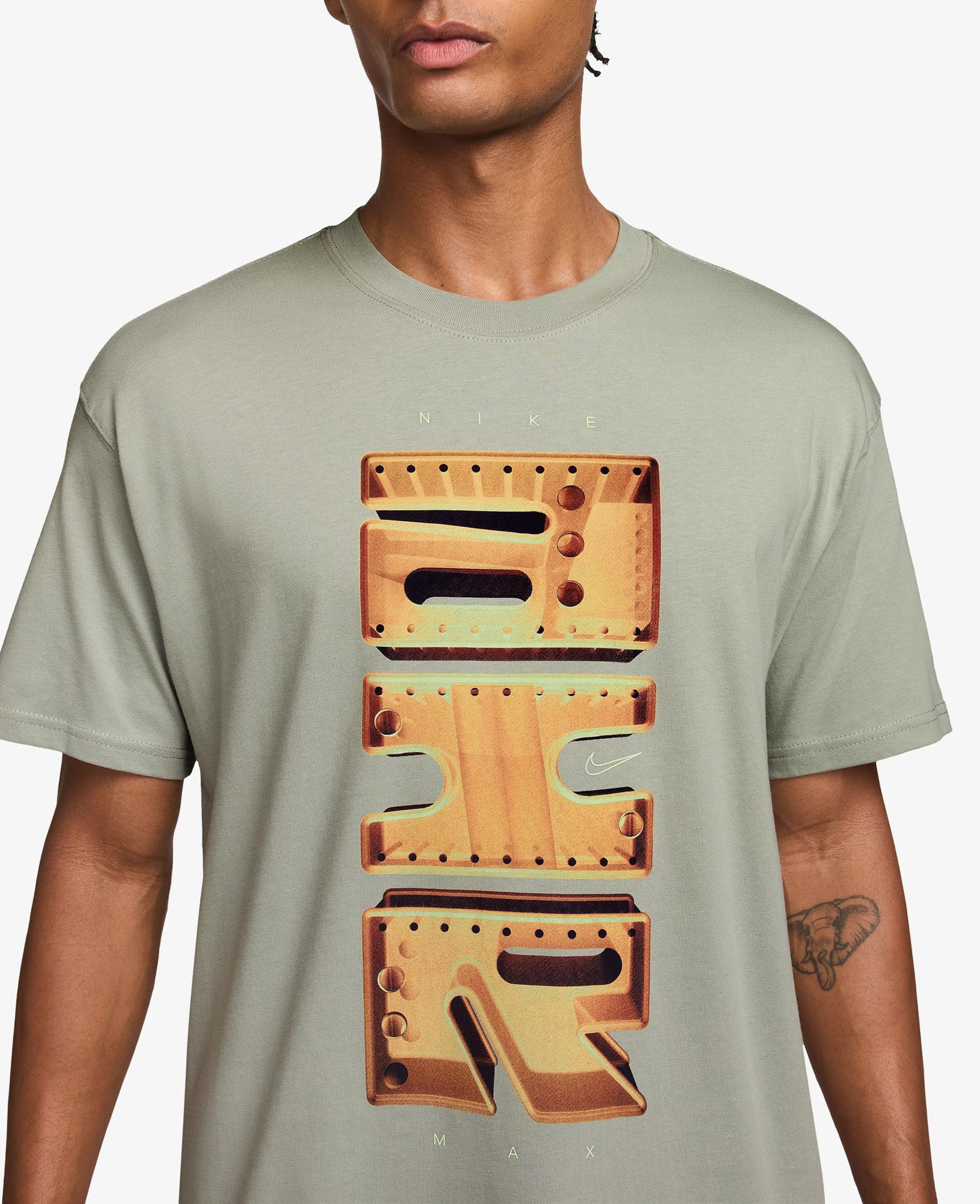 Nike Sportswear Day Plus Erkek Yeşil T-Shirt