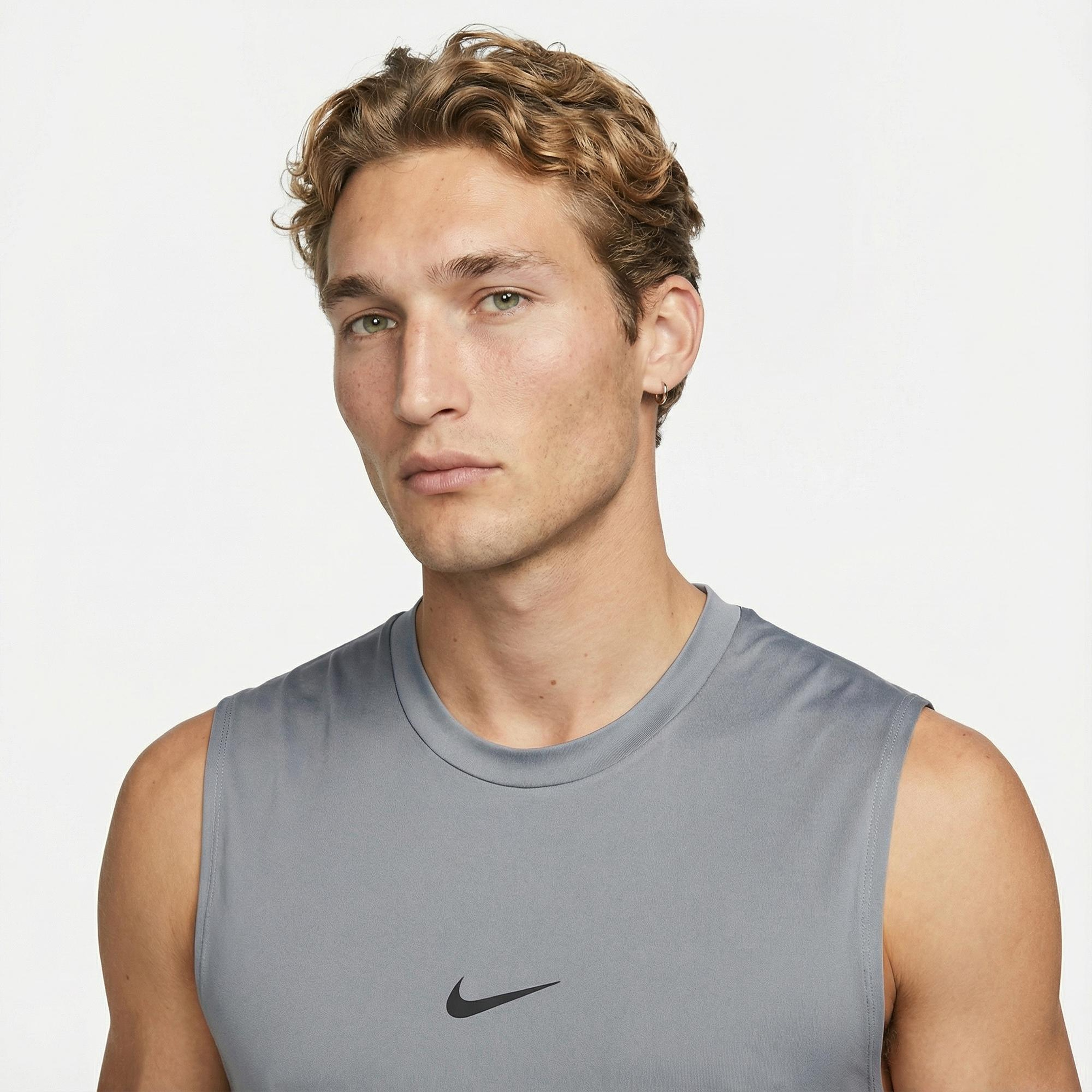 Nike Pro Dri-Fit Erkek Gri T-Shirt
