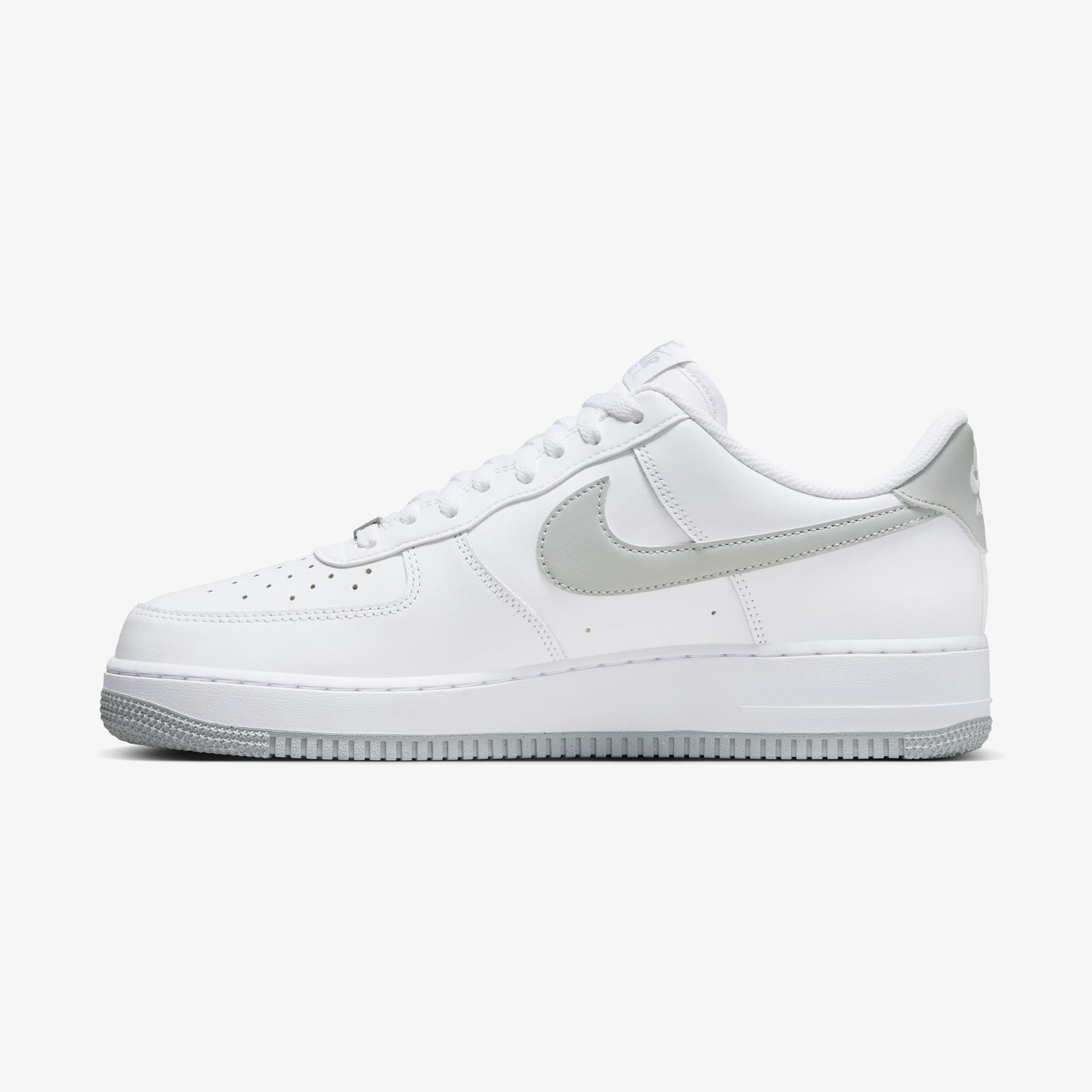 Nike Air Force 1 '07 Erkek Beyaz Spor Ayakkabı