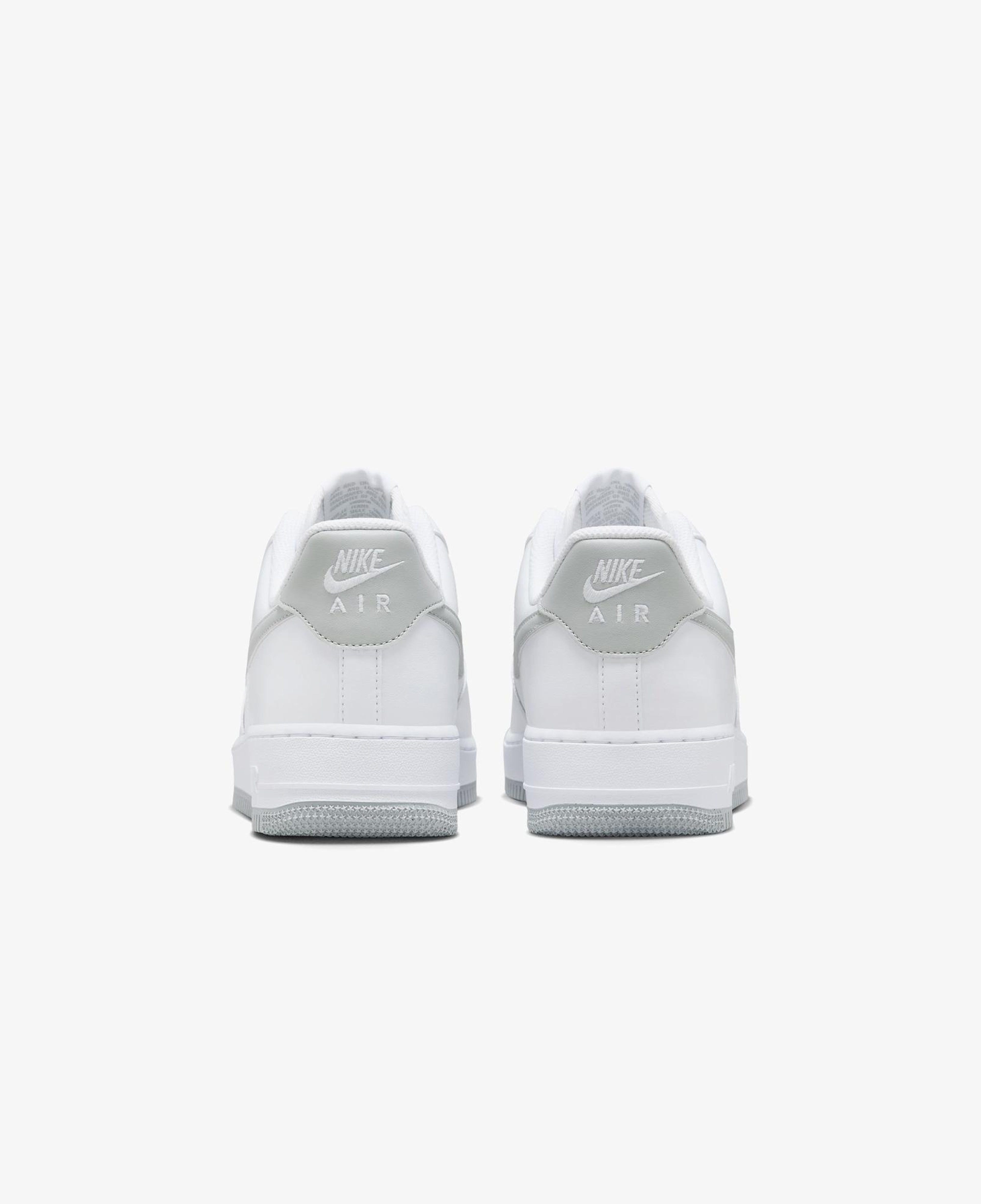 Nike Air Force 1 '07 Erkek Beyaz Spor Ayakkabı