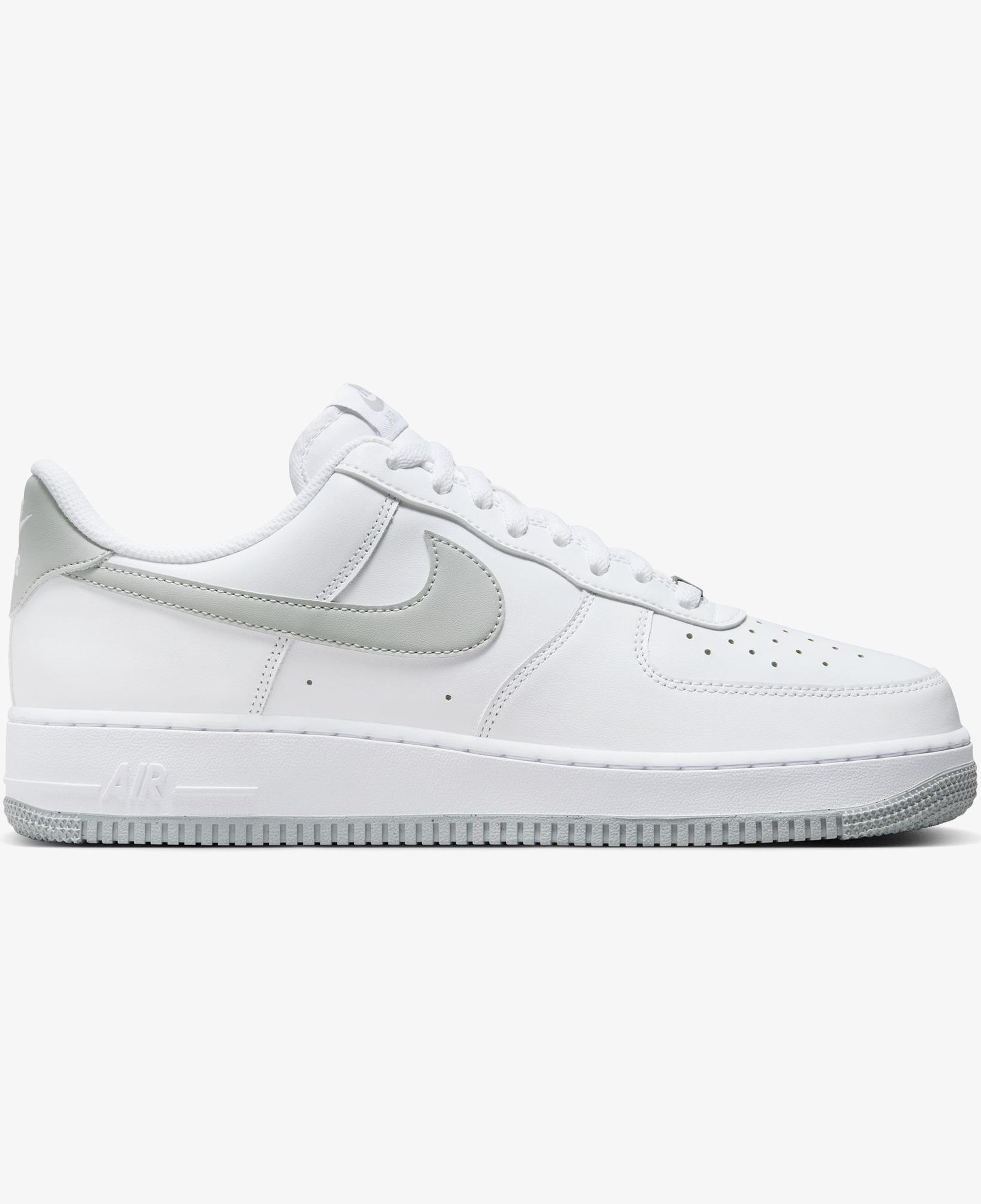 Nike Air Force 1 '07 Erkek Beyaz Spor Ayakkabı