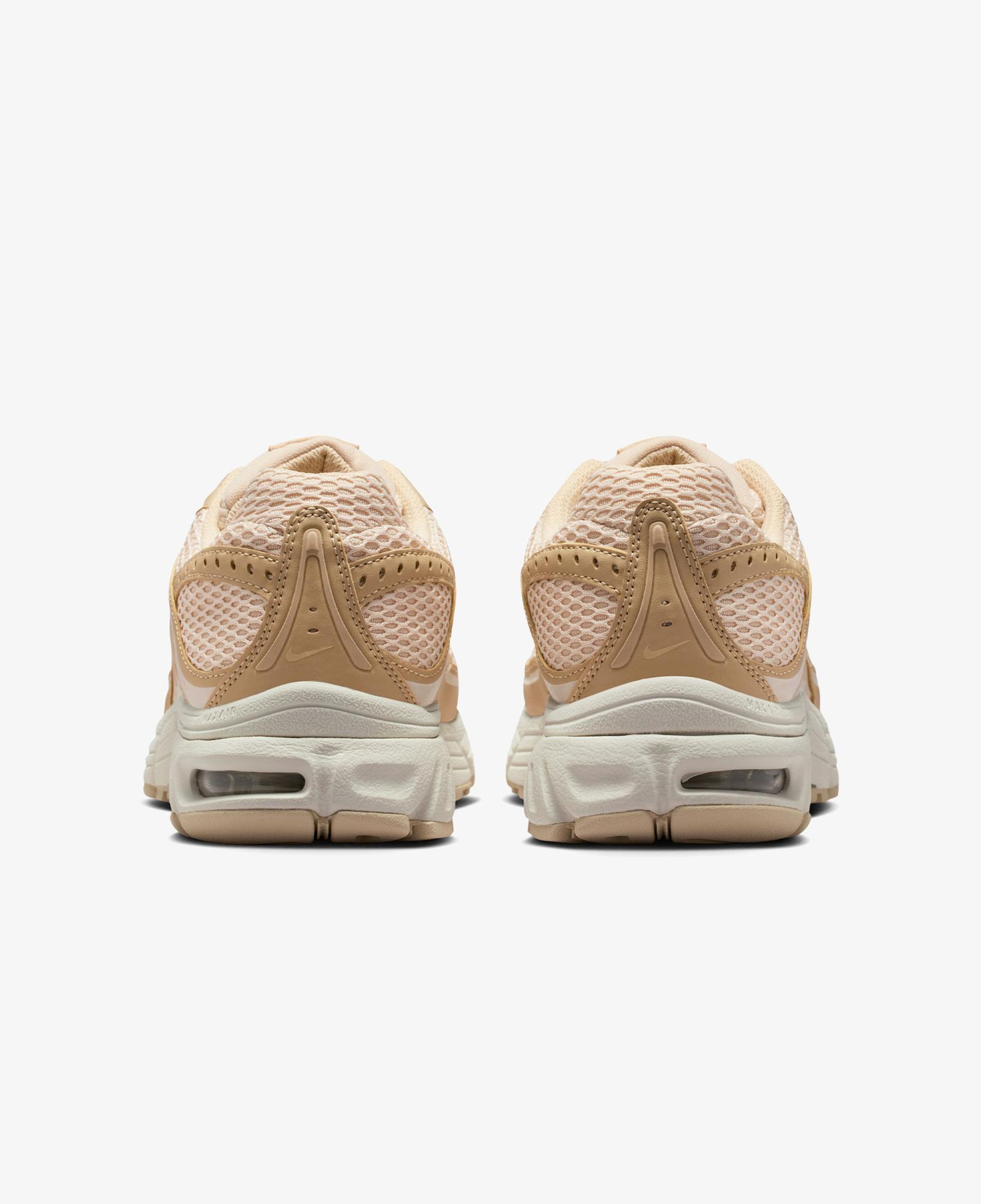 Nike Air Max Moto 2K Kadın Bej Spor Ayakkabı