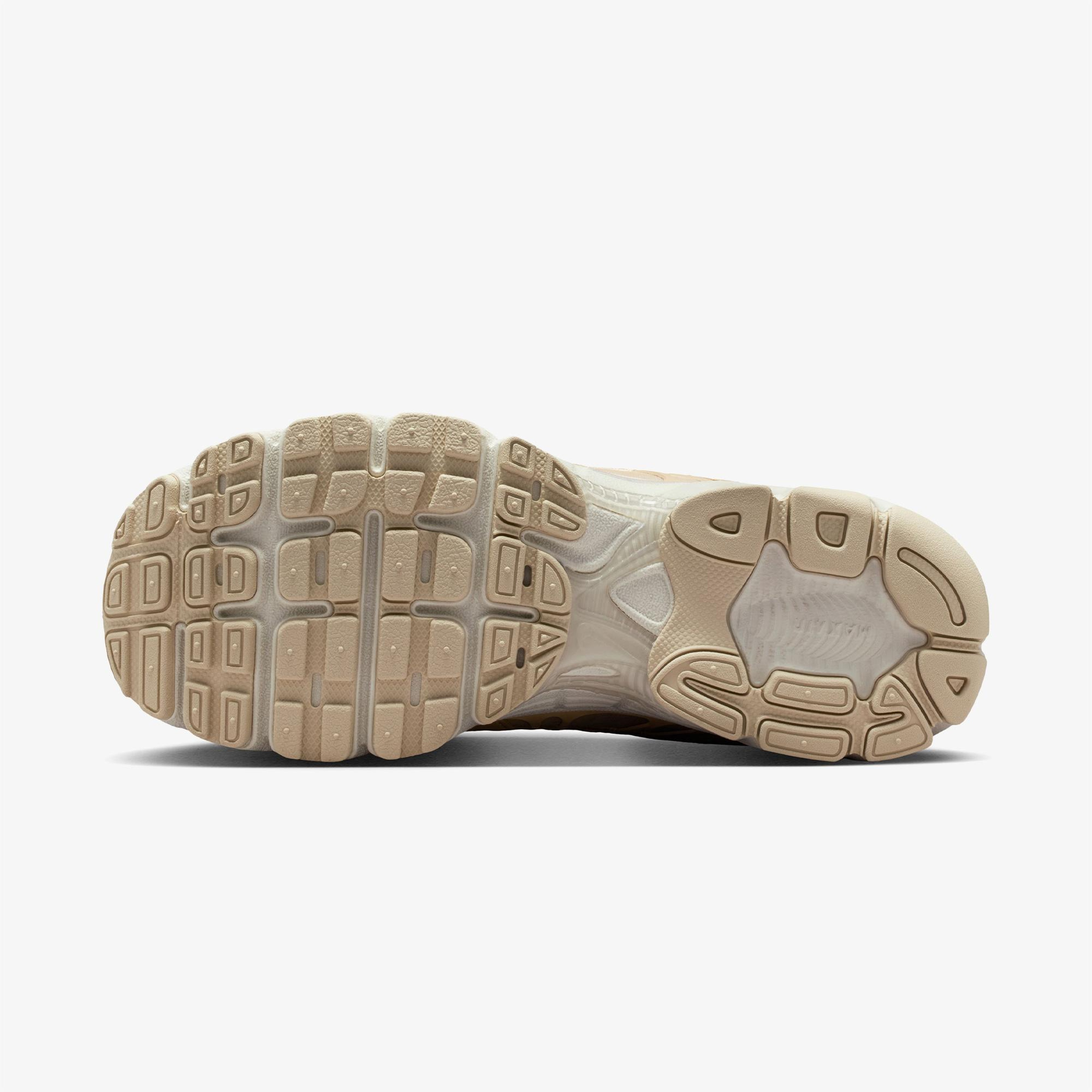 Nike Air Max Moto 2K Kadın Bej Spor Ayakkabı