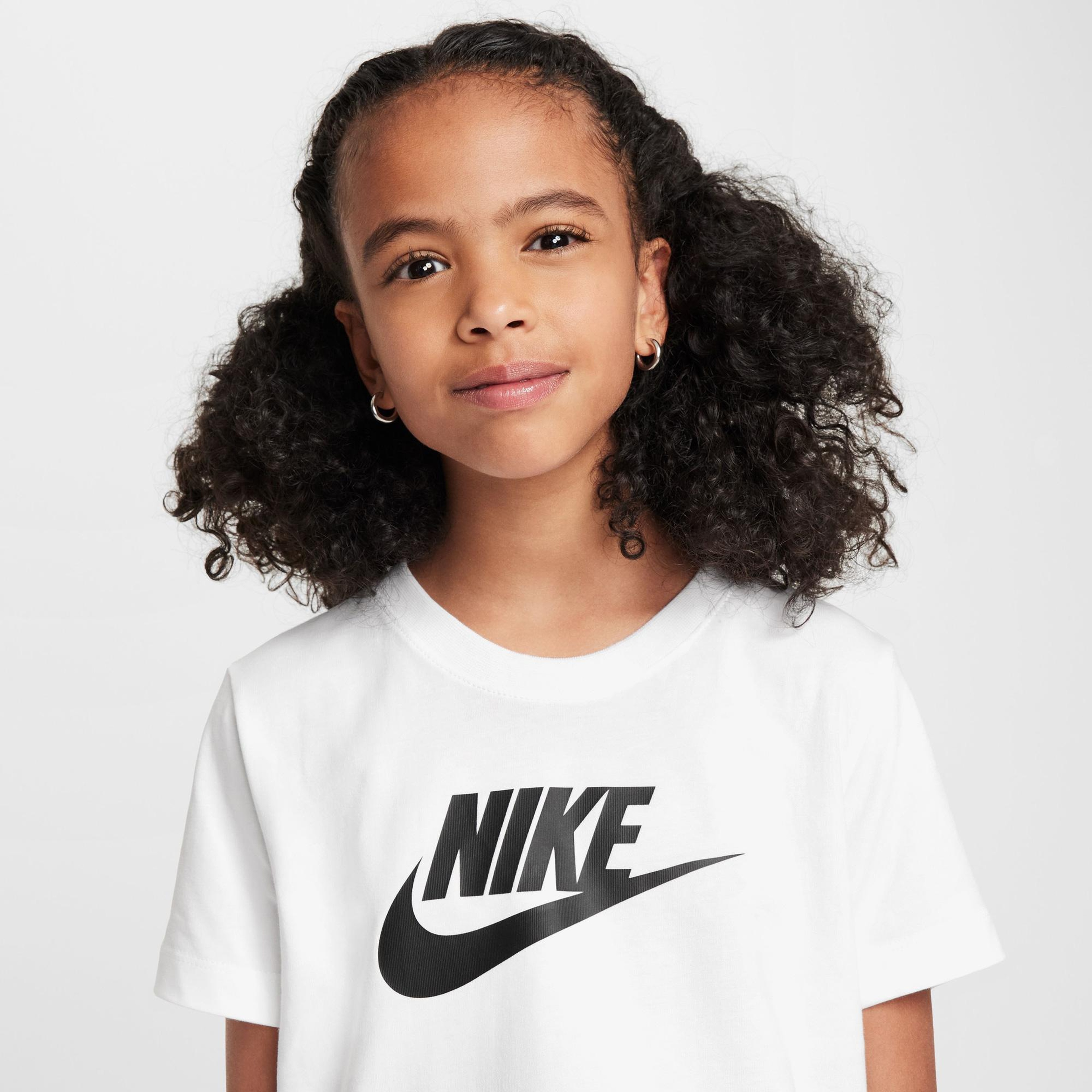 Nike Sportswear Futura Çocuk Beyaz Crop T-Shirt