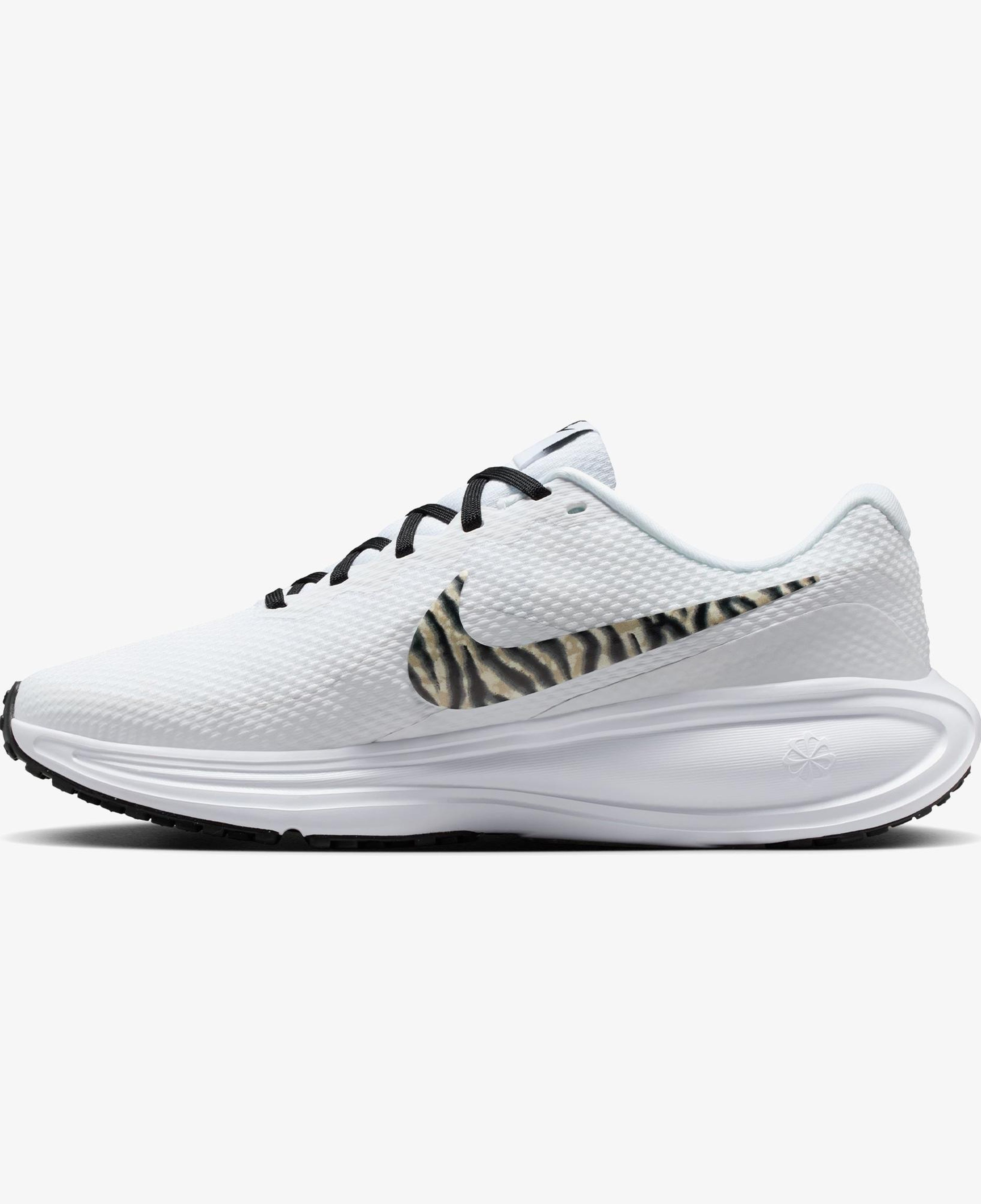 Nike Revolution 8 Kadın Beyaz Koşu Ayakkabısı