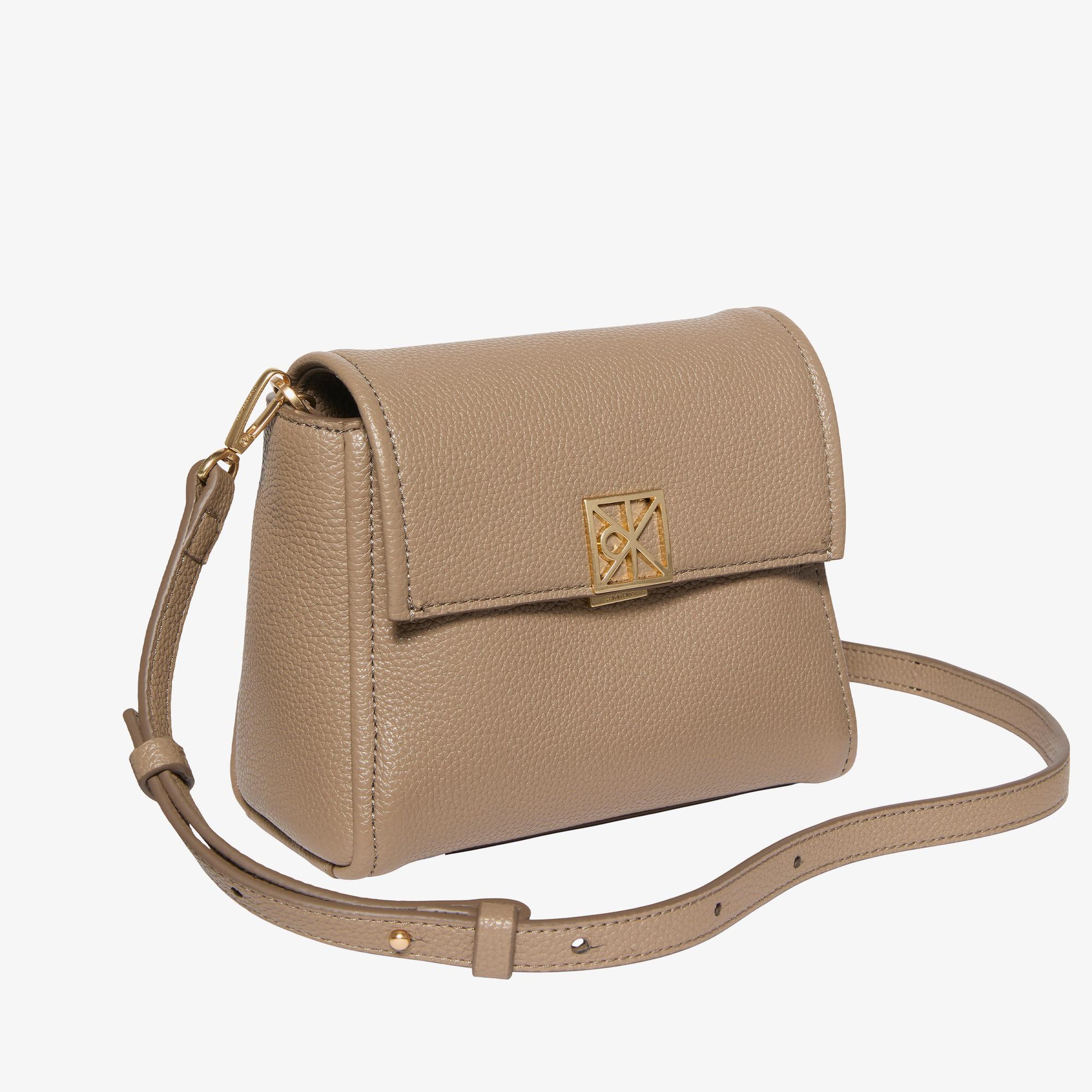 Calvin Klein Emblem Pebble Crossbody Kadın Kahverengi Çapraz Çanta