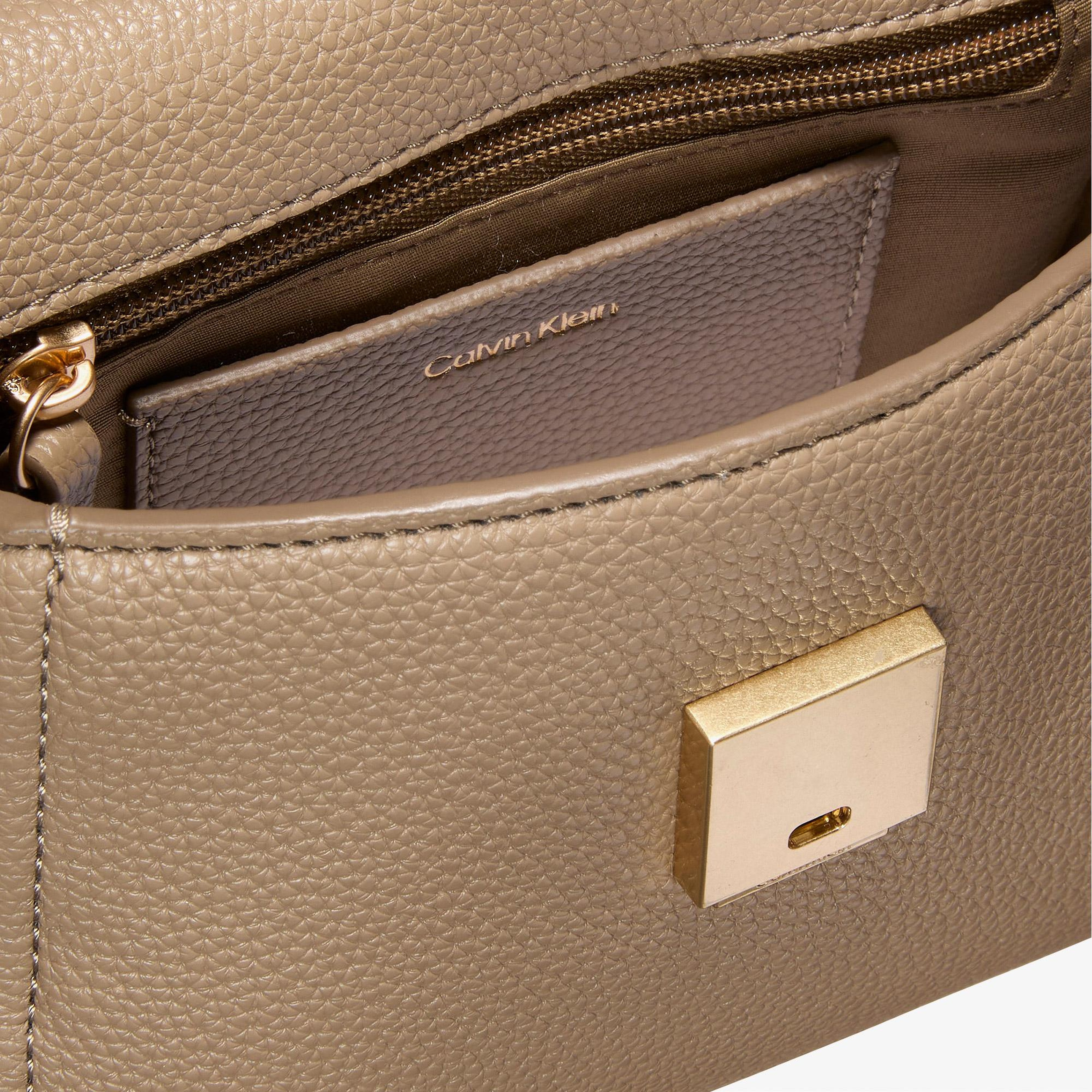 Calvin Klein Emblem Pebble Crossbody Kadın Kahverengi Çapraz Çanta