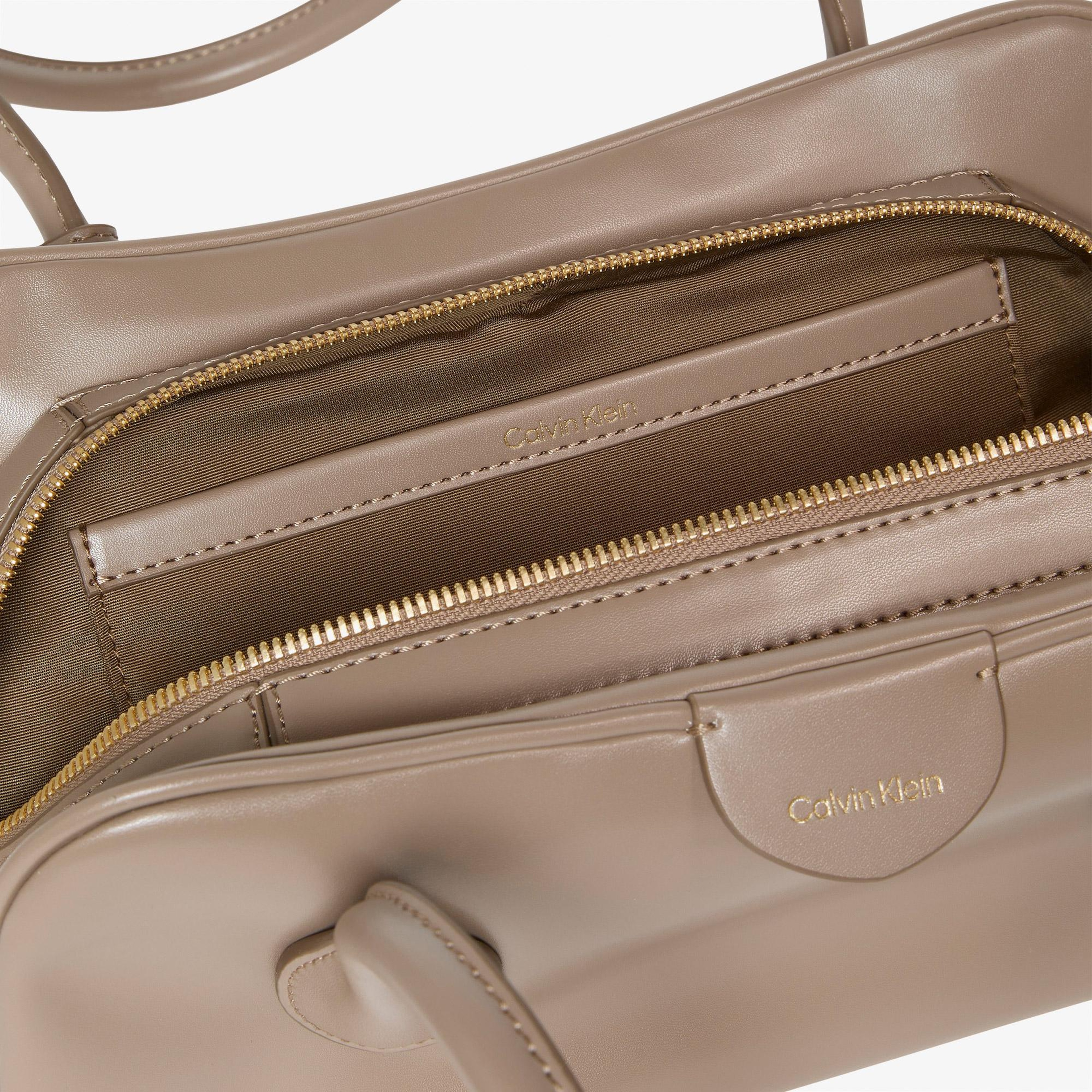 Calvin Klein Emblem Trio Shoulder Kadın Kahverengi Çapraz Çanta