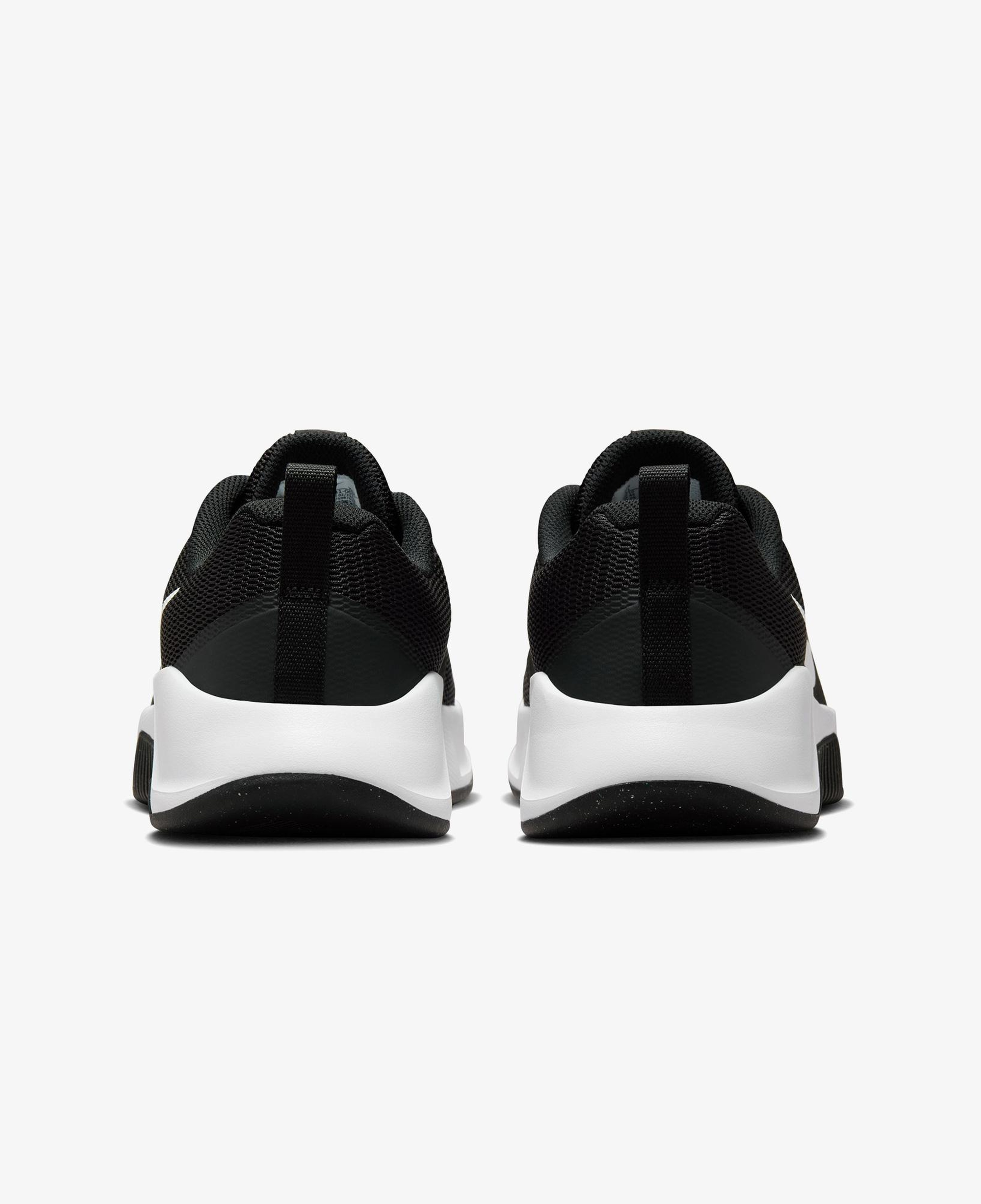 Nike MC Trainer 3 Erkek Siyah Spor Ayakkabı