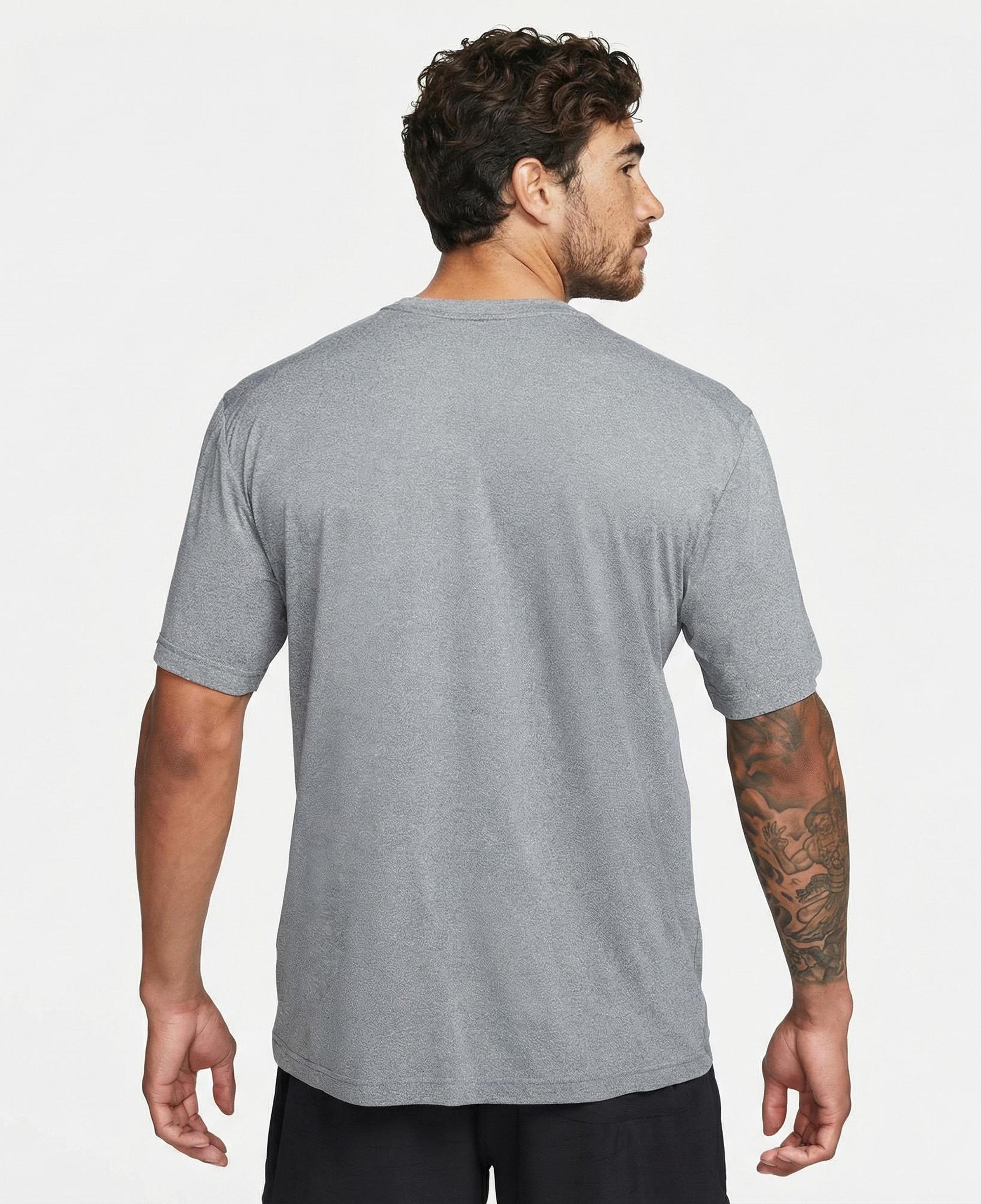 Nike Dri-Fit Hyverse Erkek Gri T-Shirt