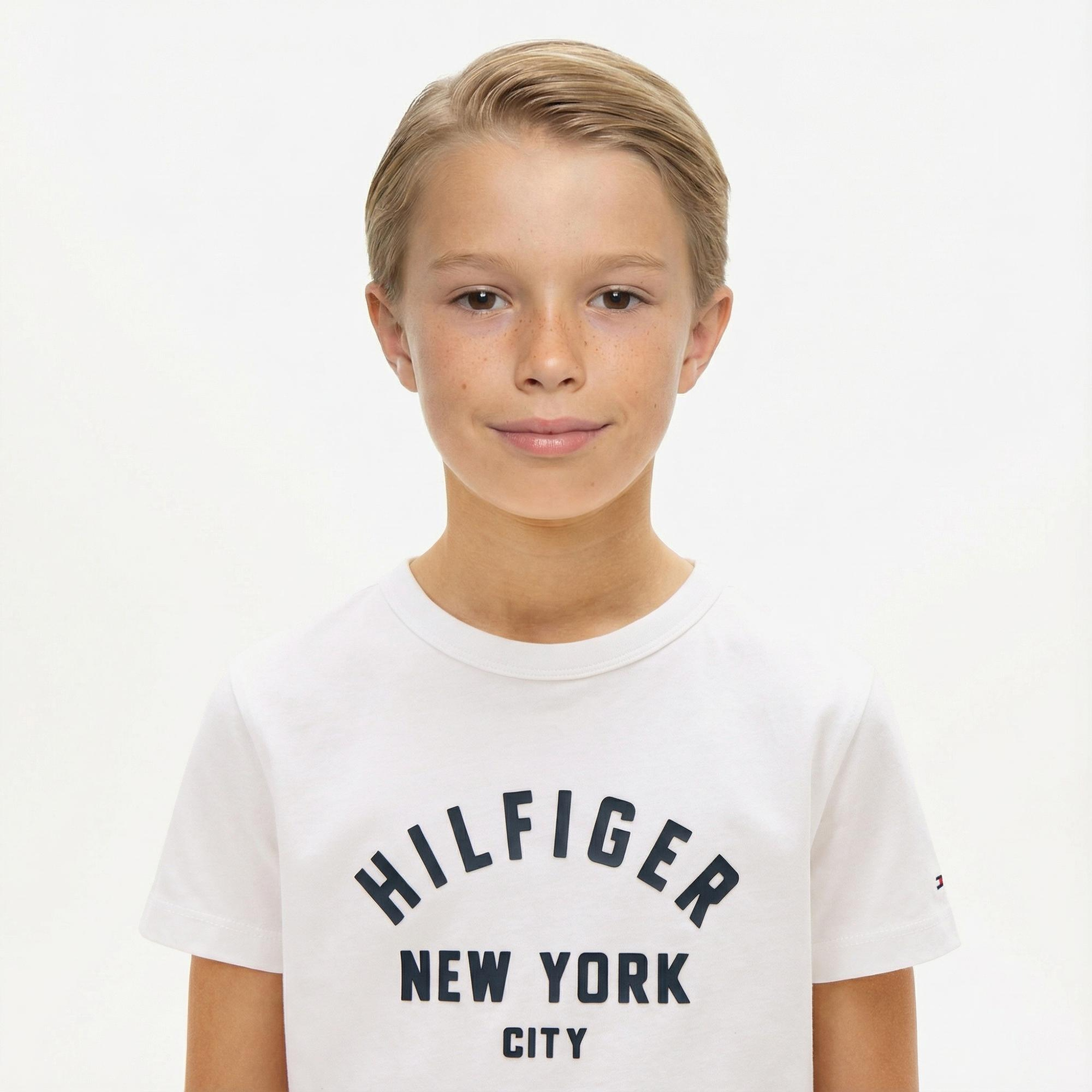 Tommy Hilfiger Curved Graphic Çocuk Beyaz T-Shirt