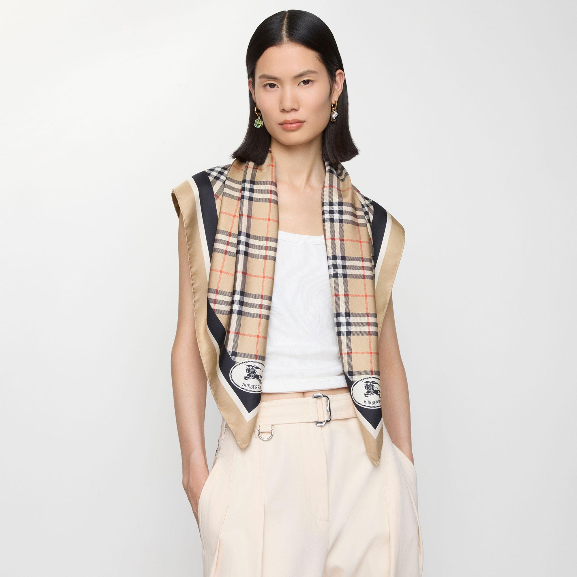 Burberry Kadın Bej Eşarp