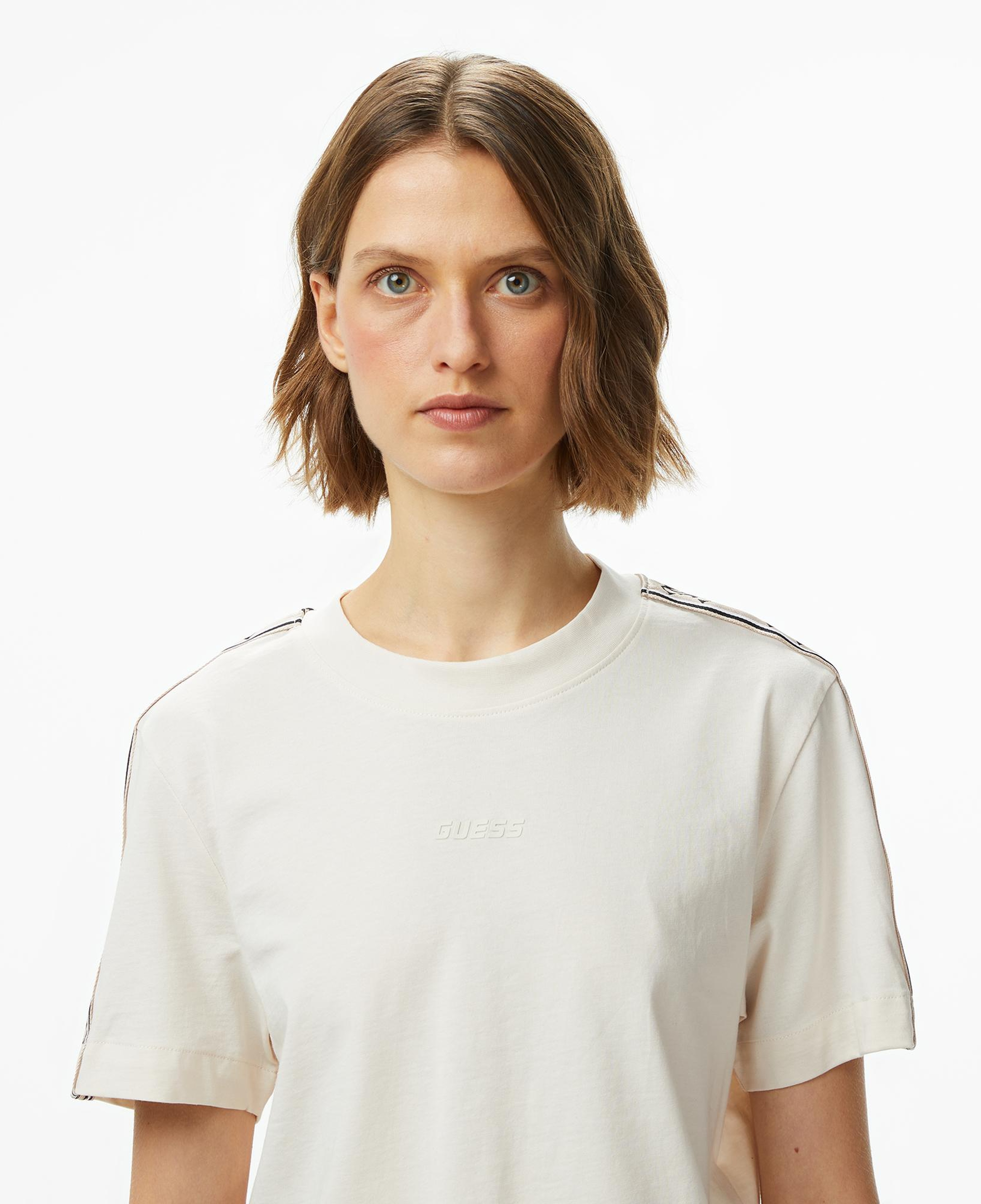 Guess Britney Kadın Krem Rengi Crop T-Shirt