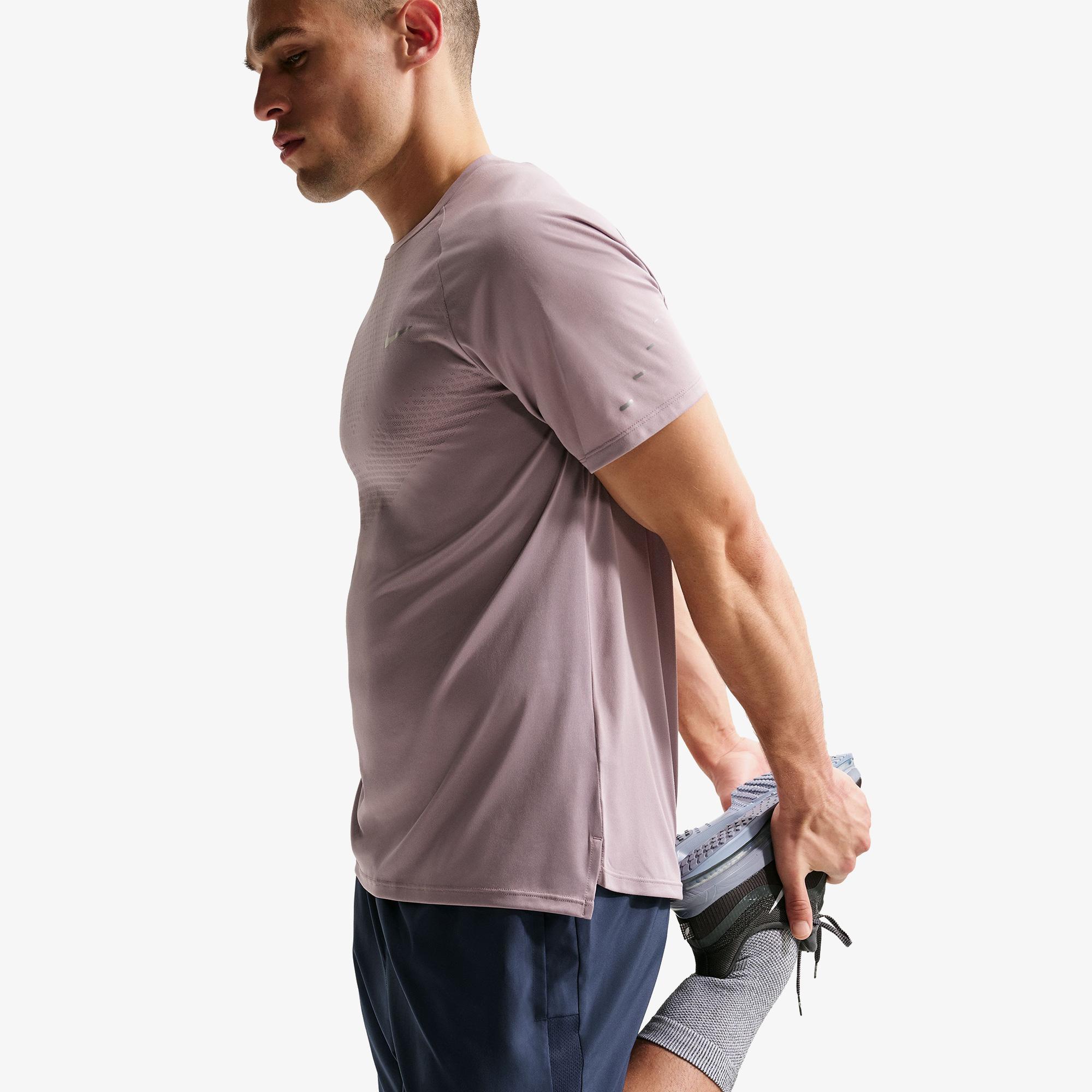 Nike Dri-Fit Challenger 18 cm Erkek Lacivert Şort