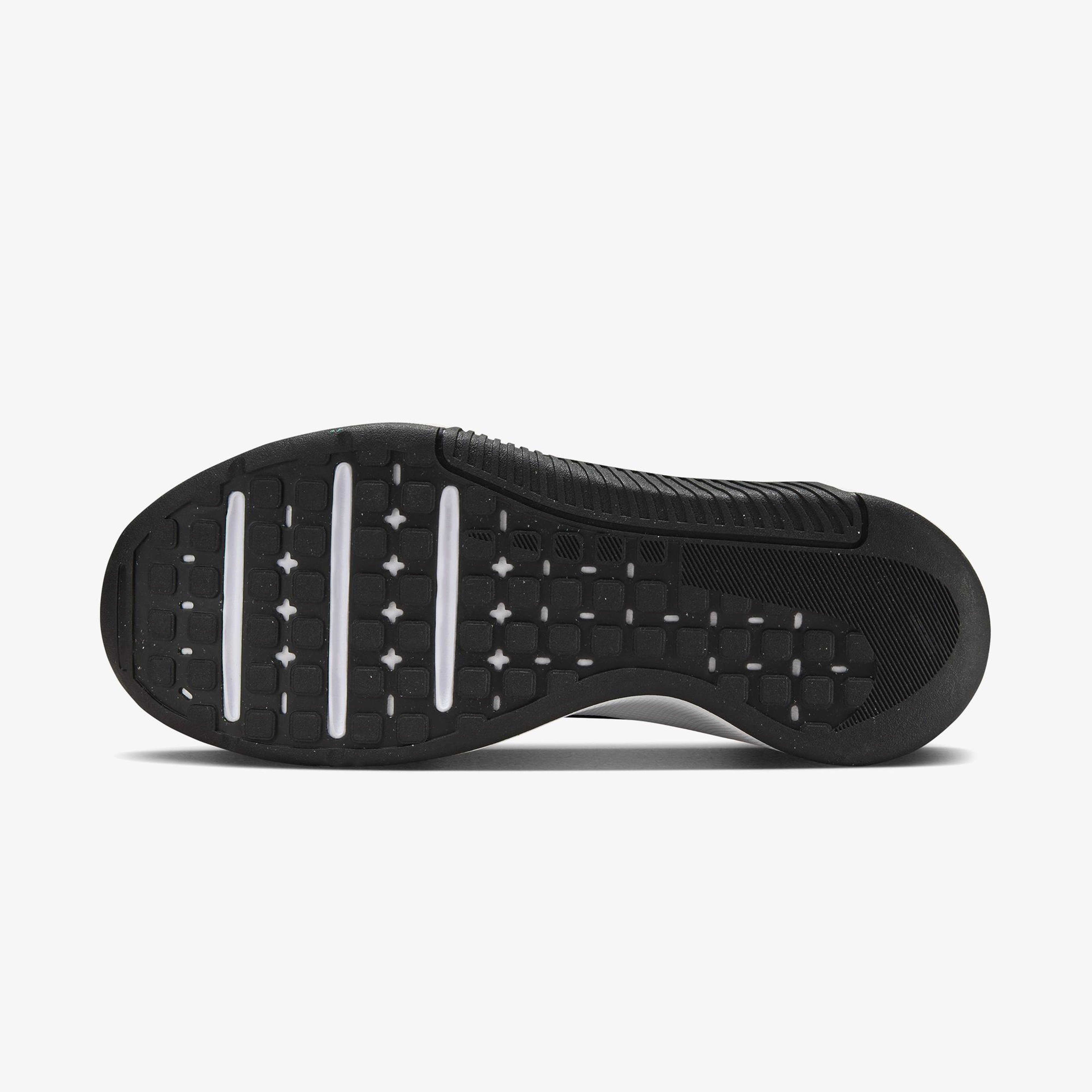 Nike MC Trainer 3 Kadın Siyah Spor Ayakkabı