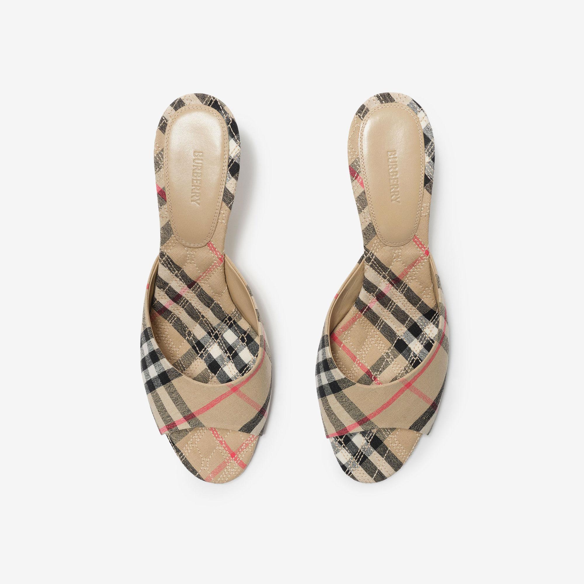 Burberry Check Mews Low Kadın Bej Topuklu Ayakkabı