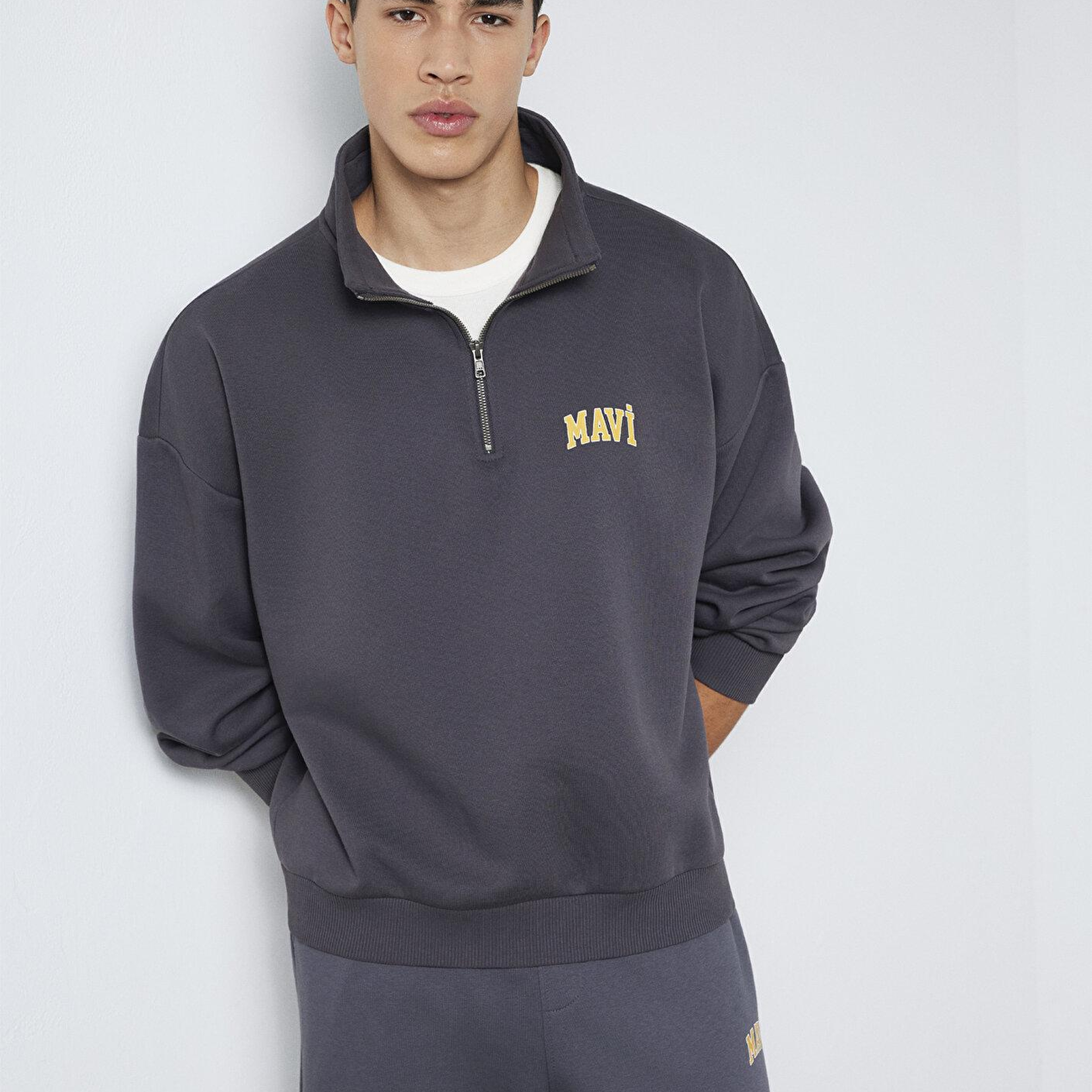 Mavi Mavi Logo Baskılı Yarı Fermuarlı Antrasit Sweatshirt 0S10208-70101