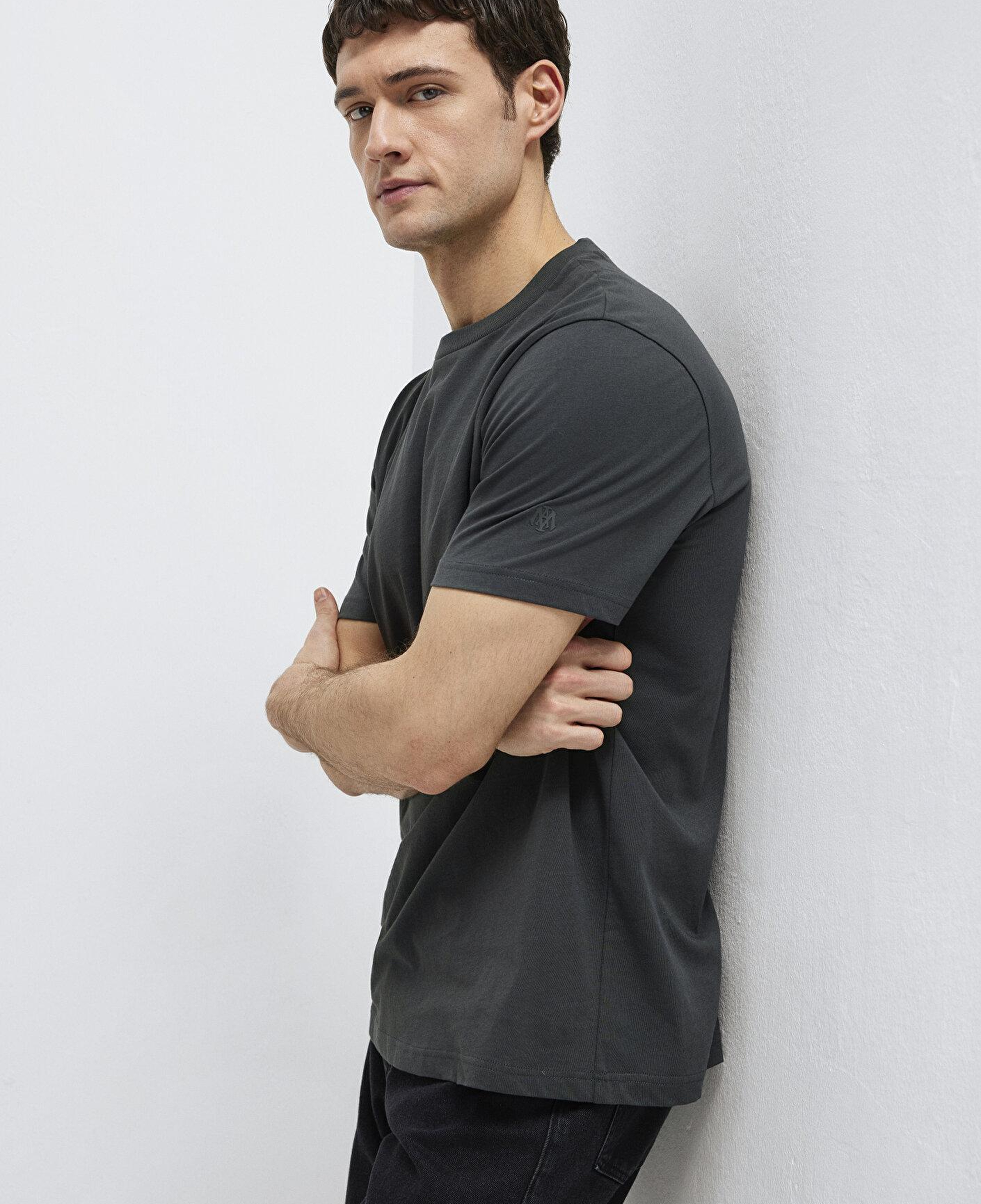 Mavi Antrasit Basic Tişört Regular Fit / Normal Kesim 0613477-70092