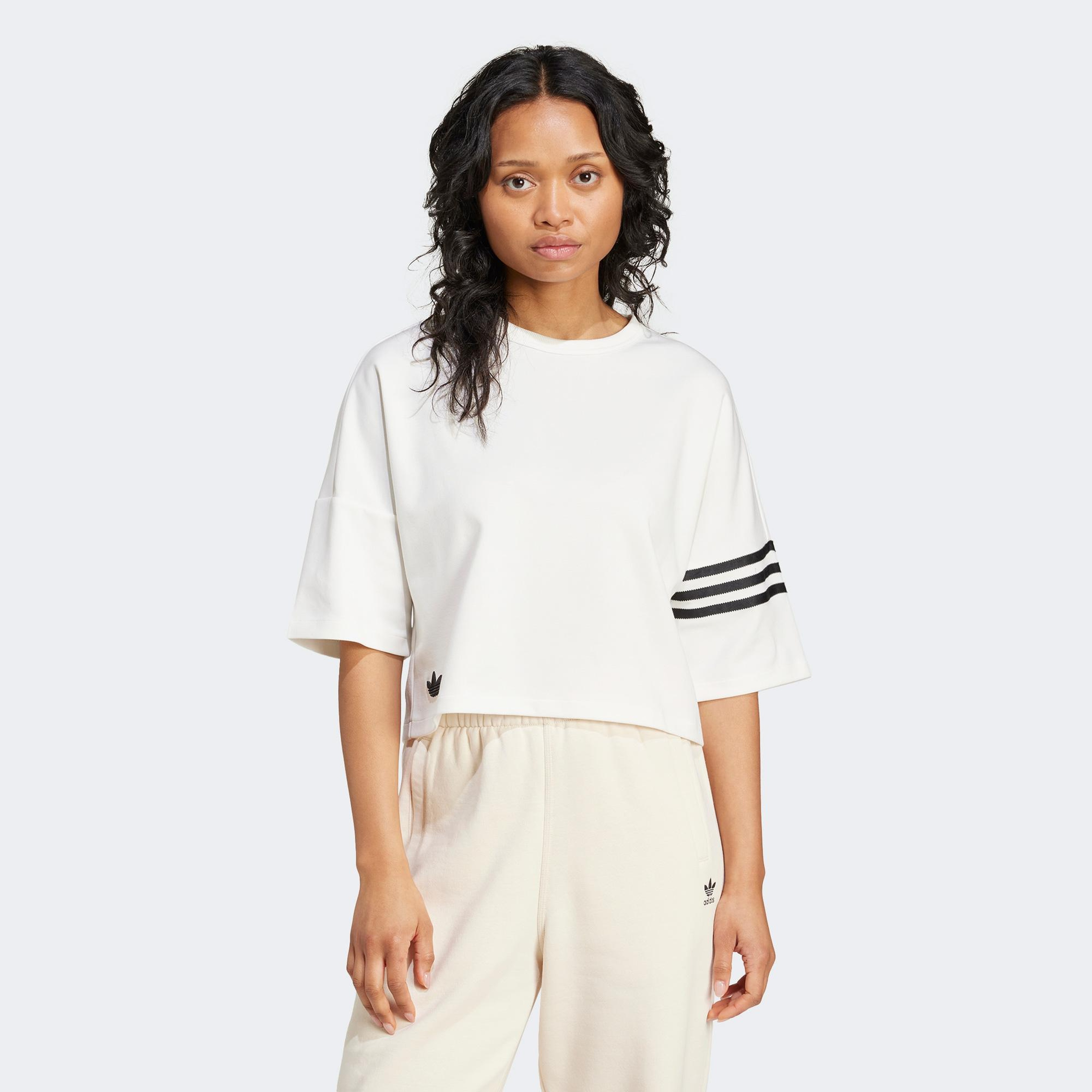 adidas Neuclassics Kadın Beyaz T-Shirt