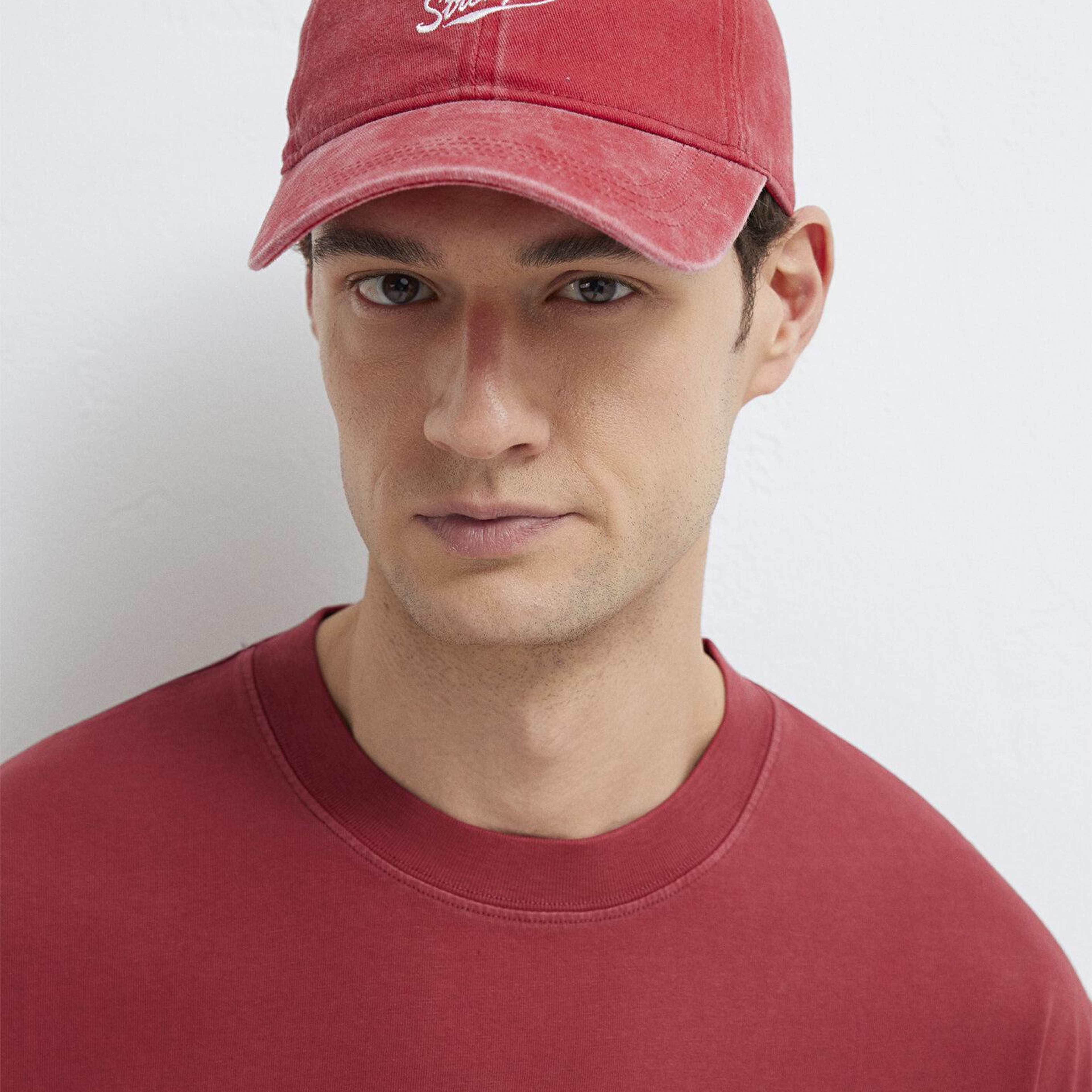 Mavi Nakışlı Kırmızı Şapka 0911884-32421