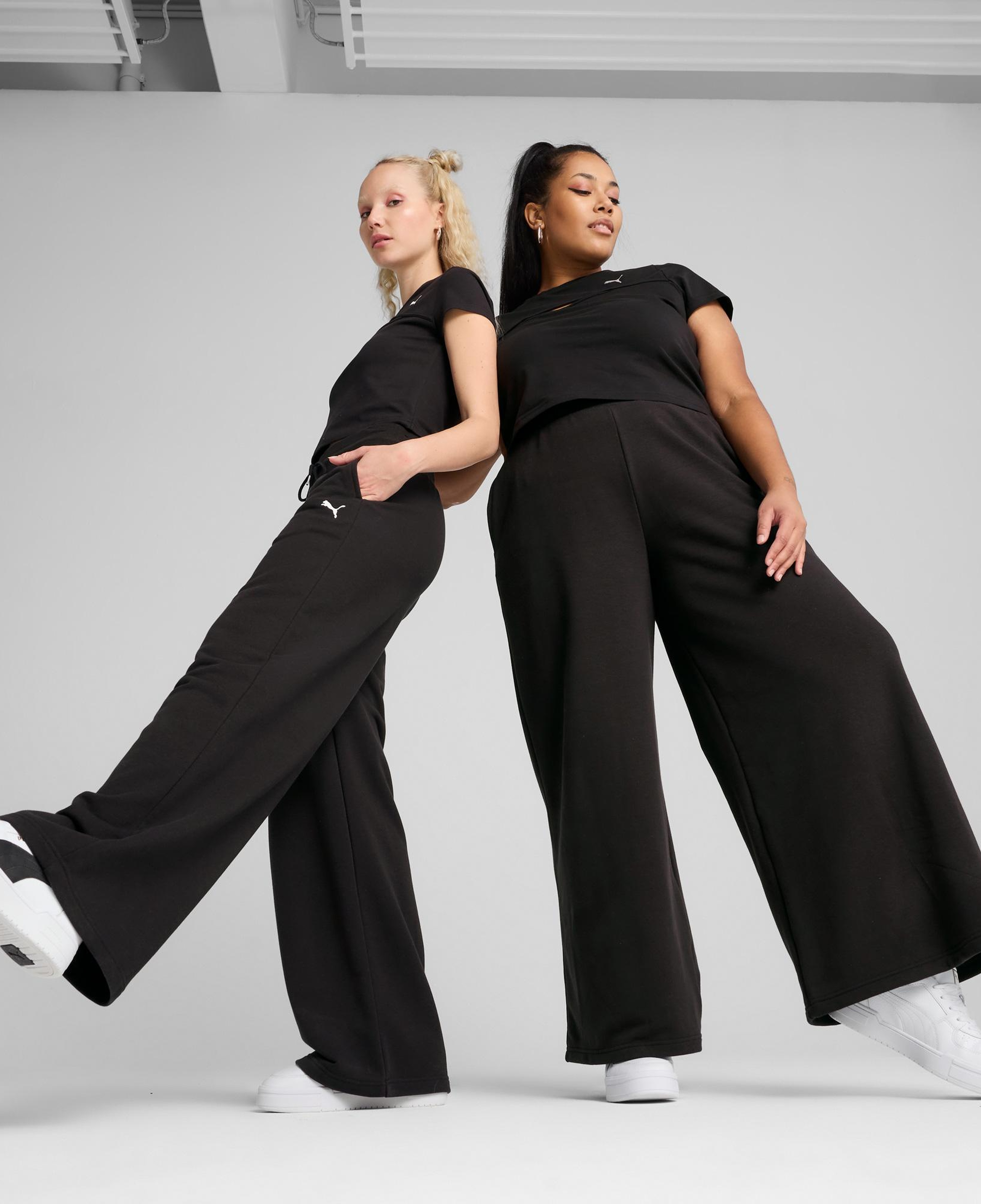 Puma Wardrobe Essentials Relaxed Kadın Siyah Eşofman Altı