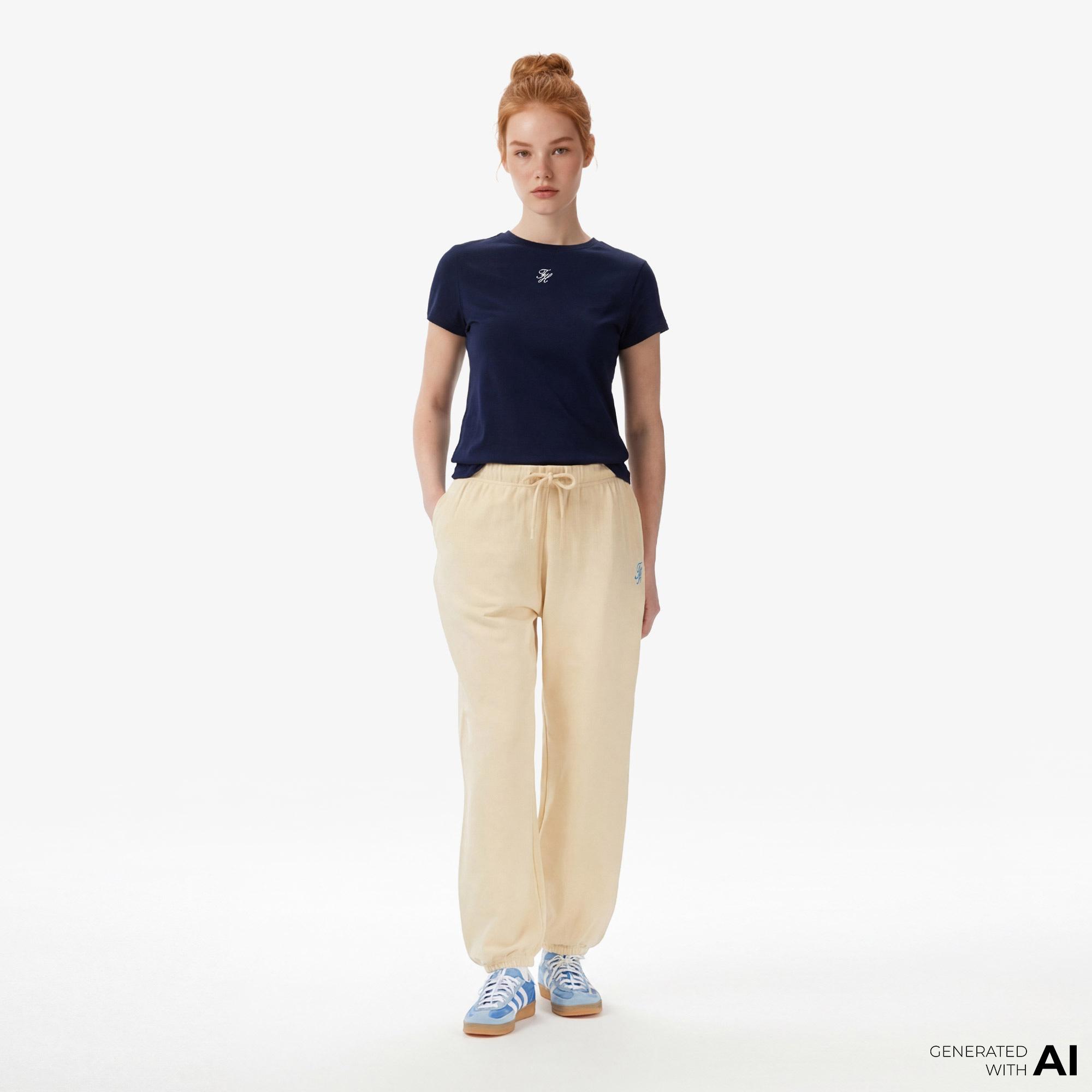 Tommy Hilfiger Emboss Kadın Lacivert T-Shirt