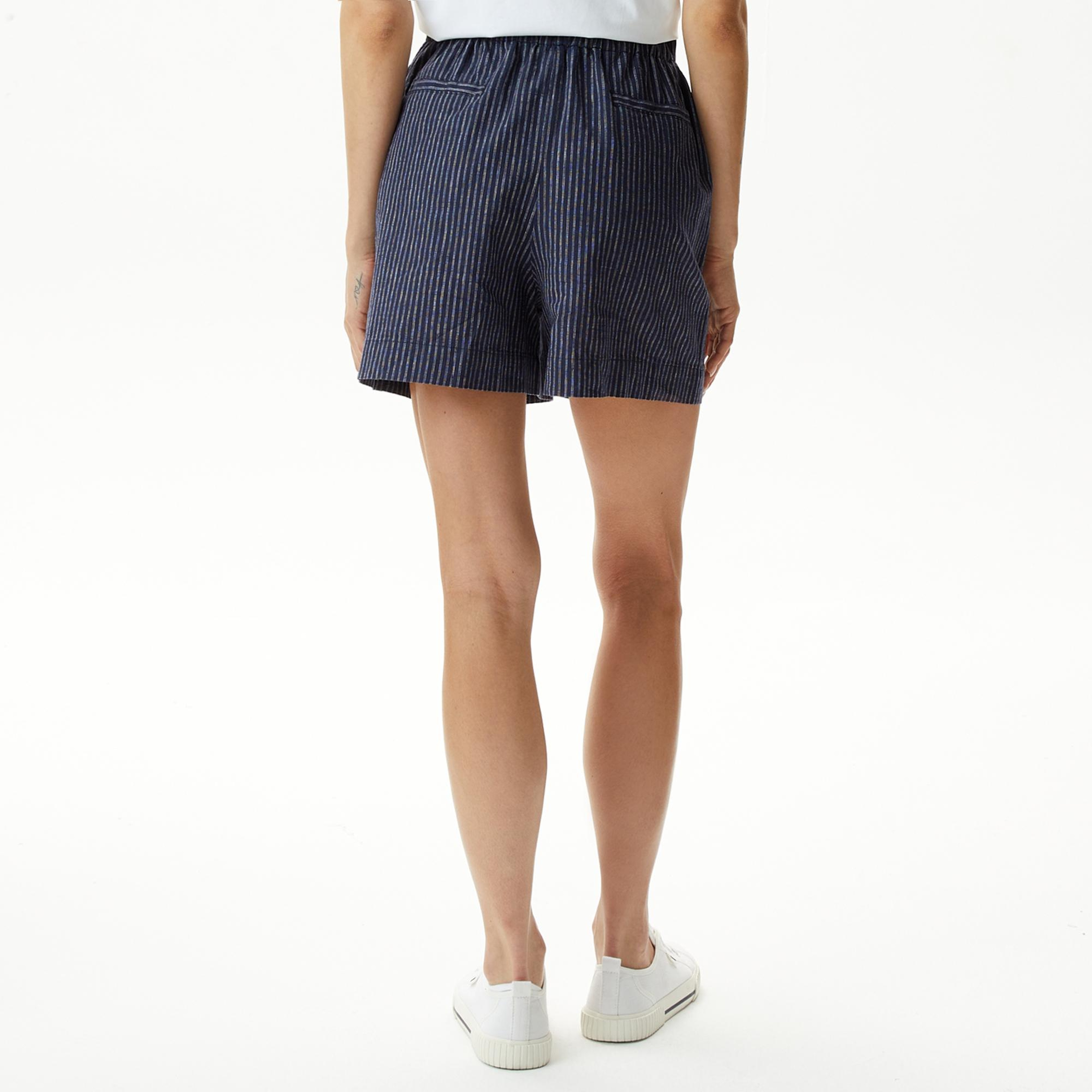 Nautica Kadın Lacivert Relaxed Fit Çizgili Şort