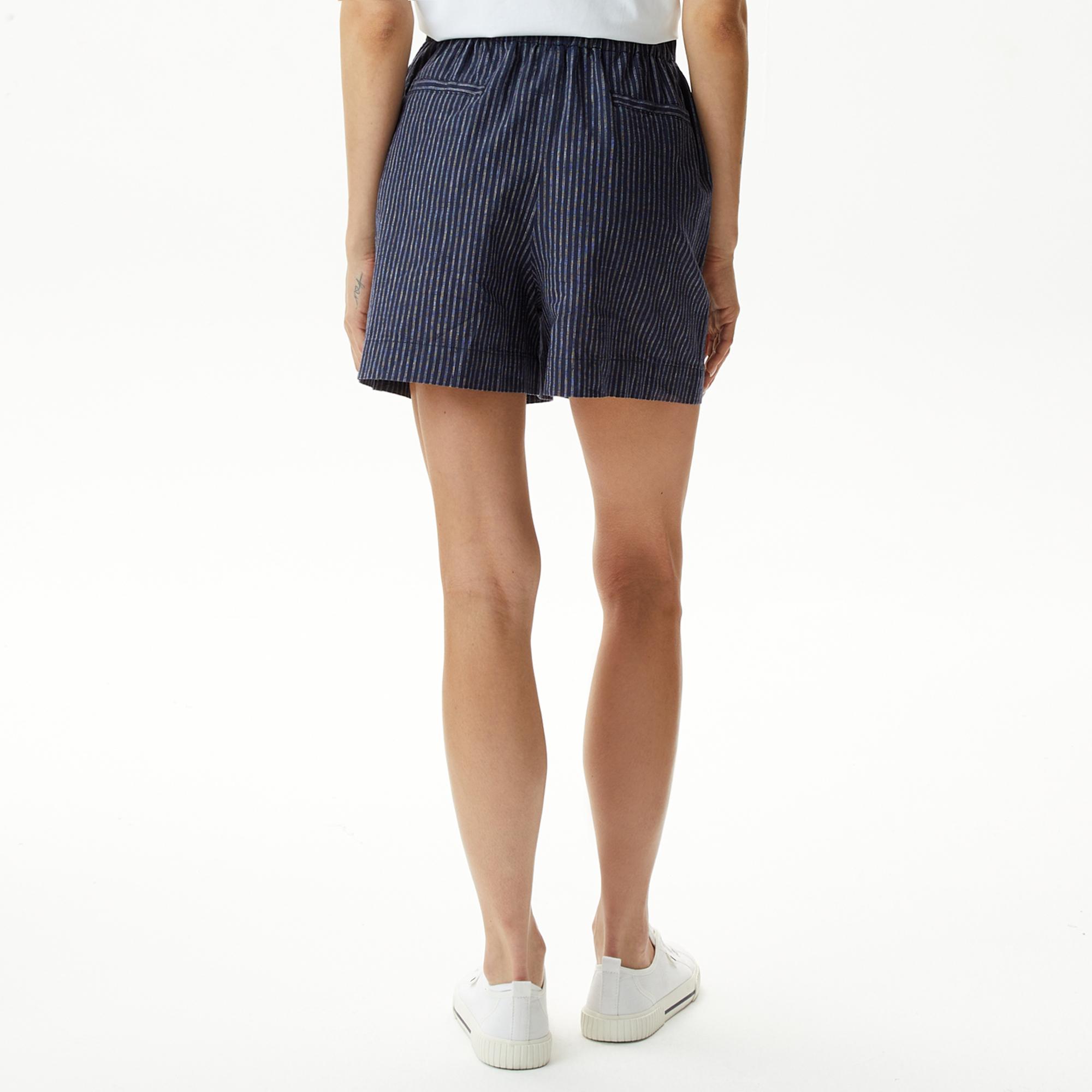 Nautica Kadın Lacivert Relaxed Fit Çizgili Şort