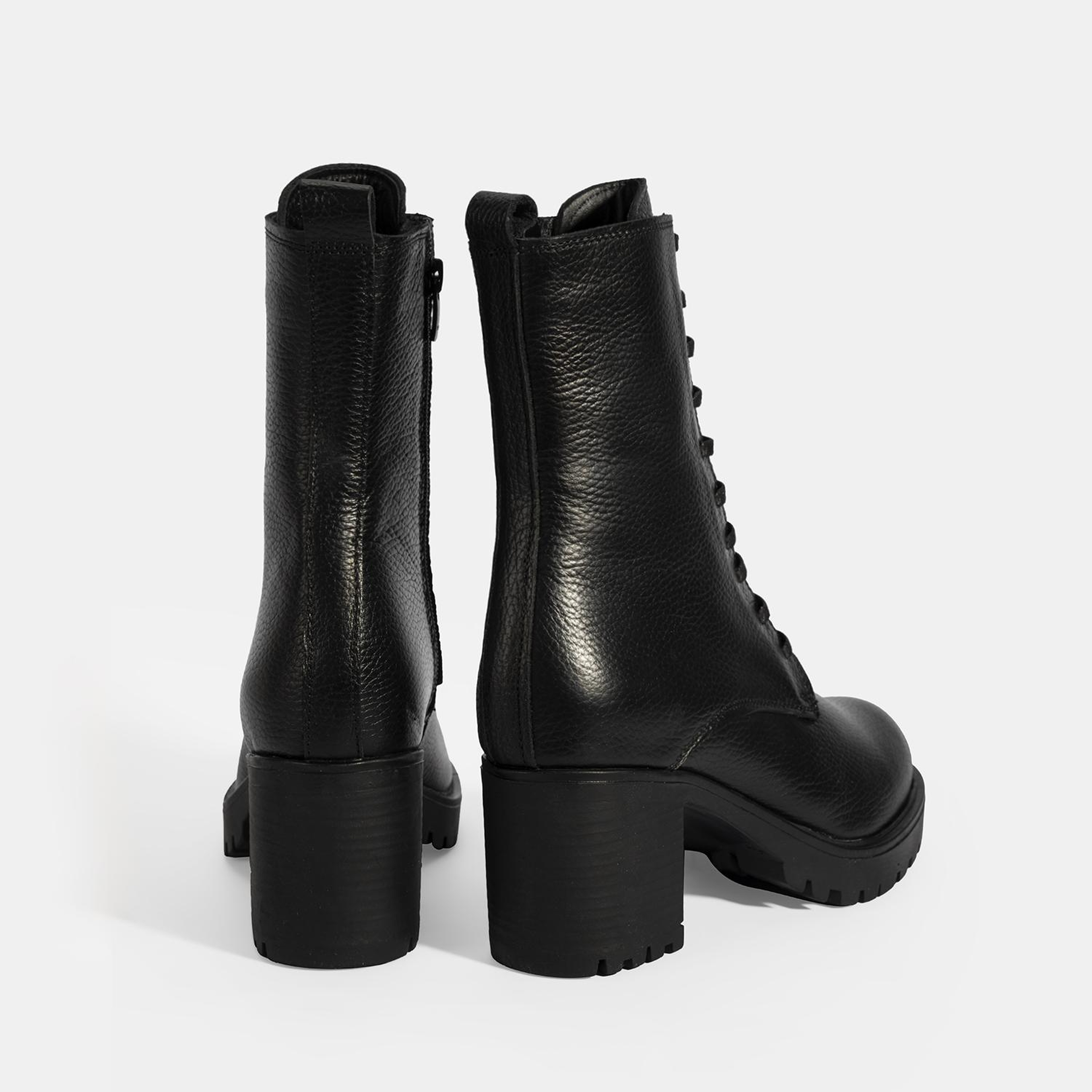 Kadın Siyah Bağcıklı Kalın Topuklu Deri Bot