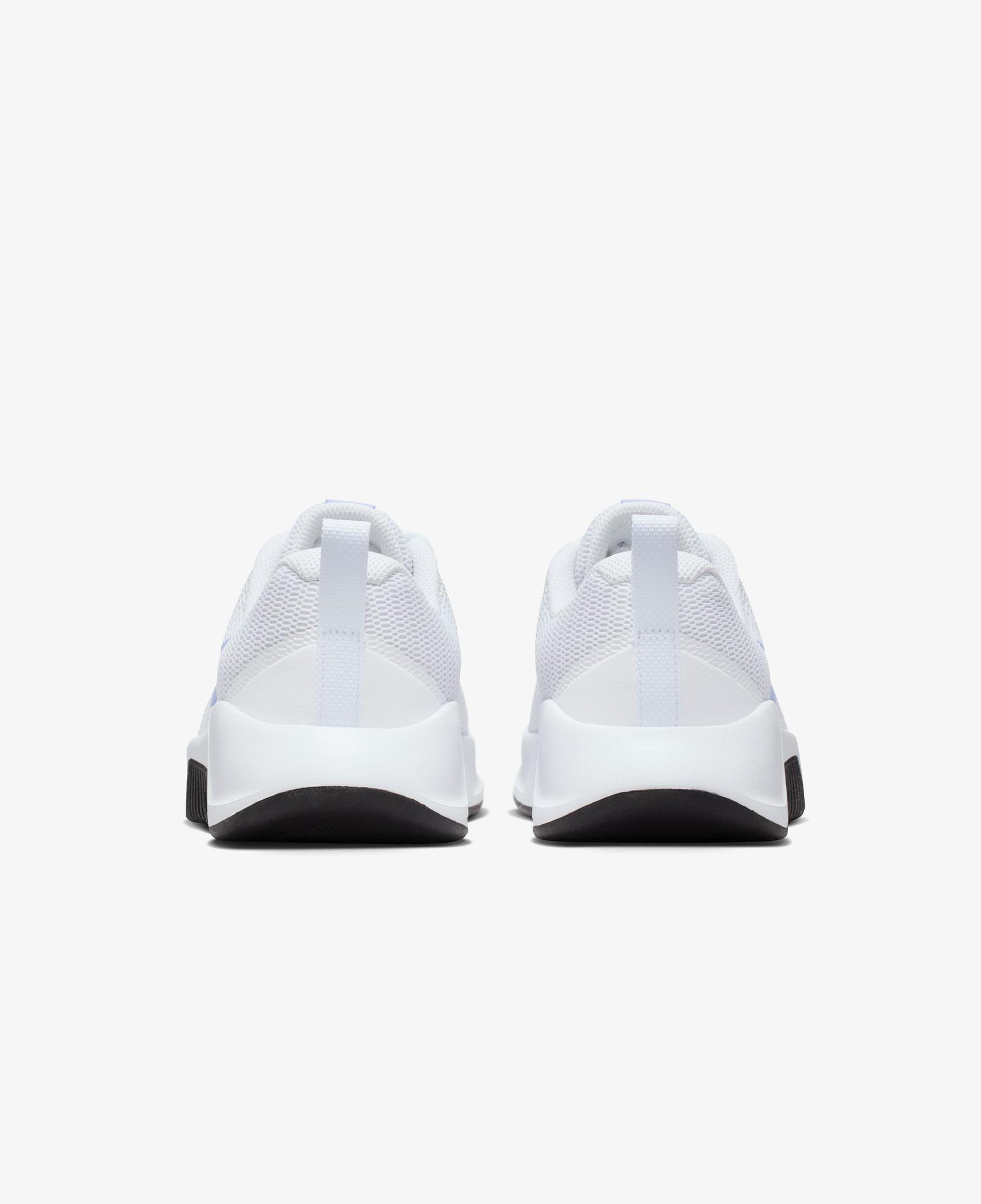 Nike MC Trainer 3 Kadın Beyaz Spor Ayakkabı