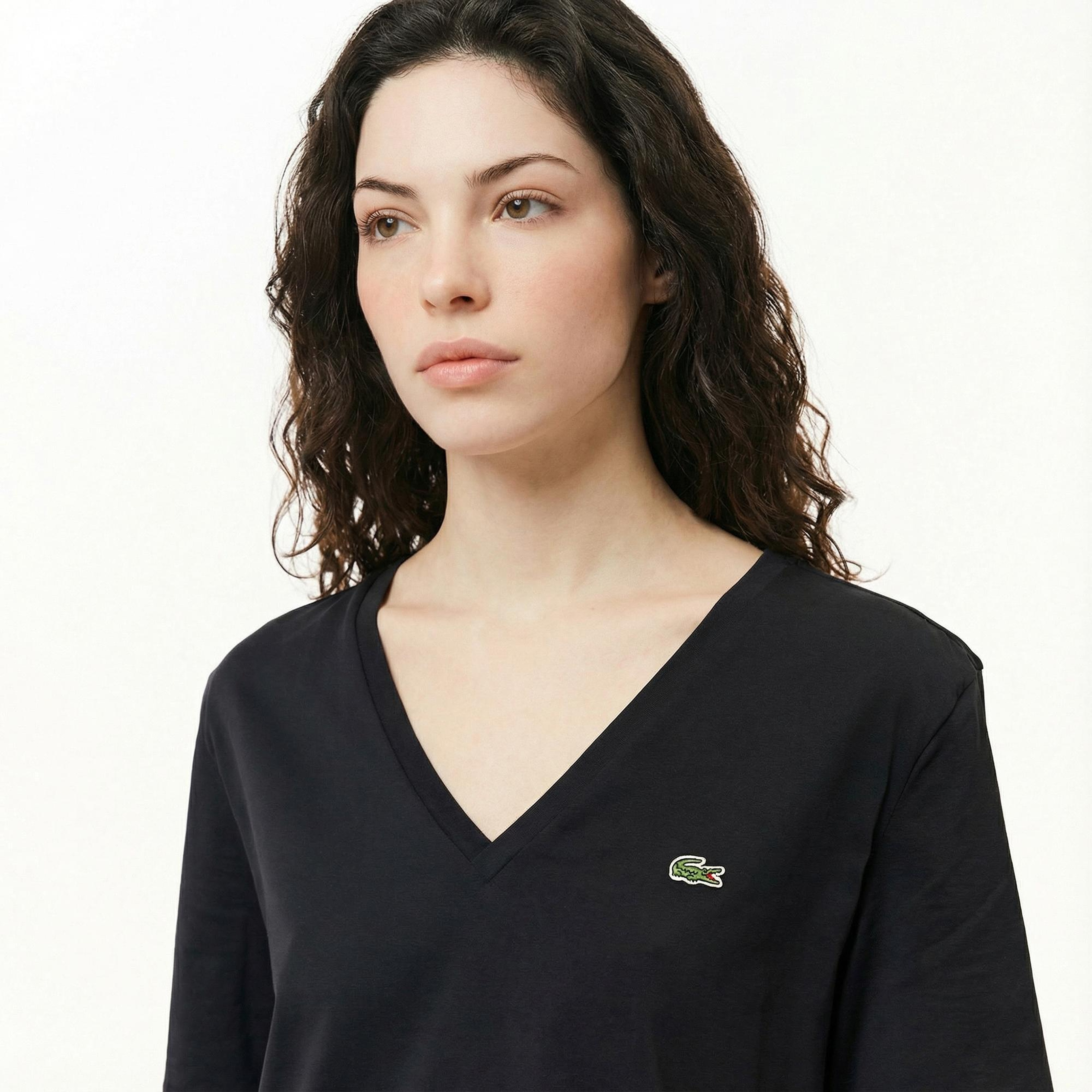 Lacoste Kadın Relaxed Fit V Yaka Siyah T-Shirt
