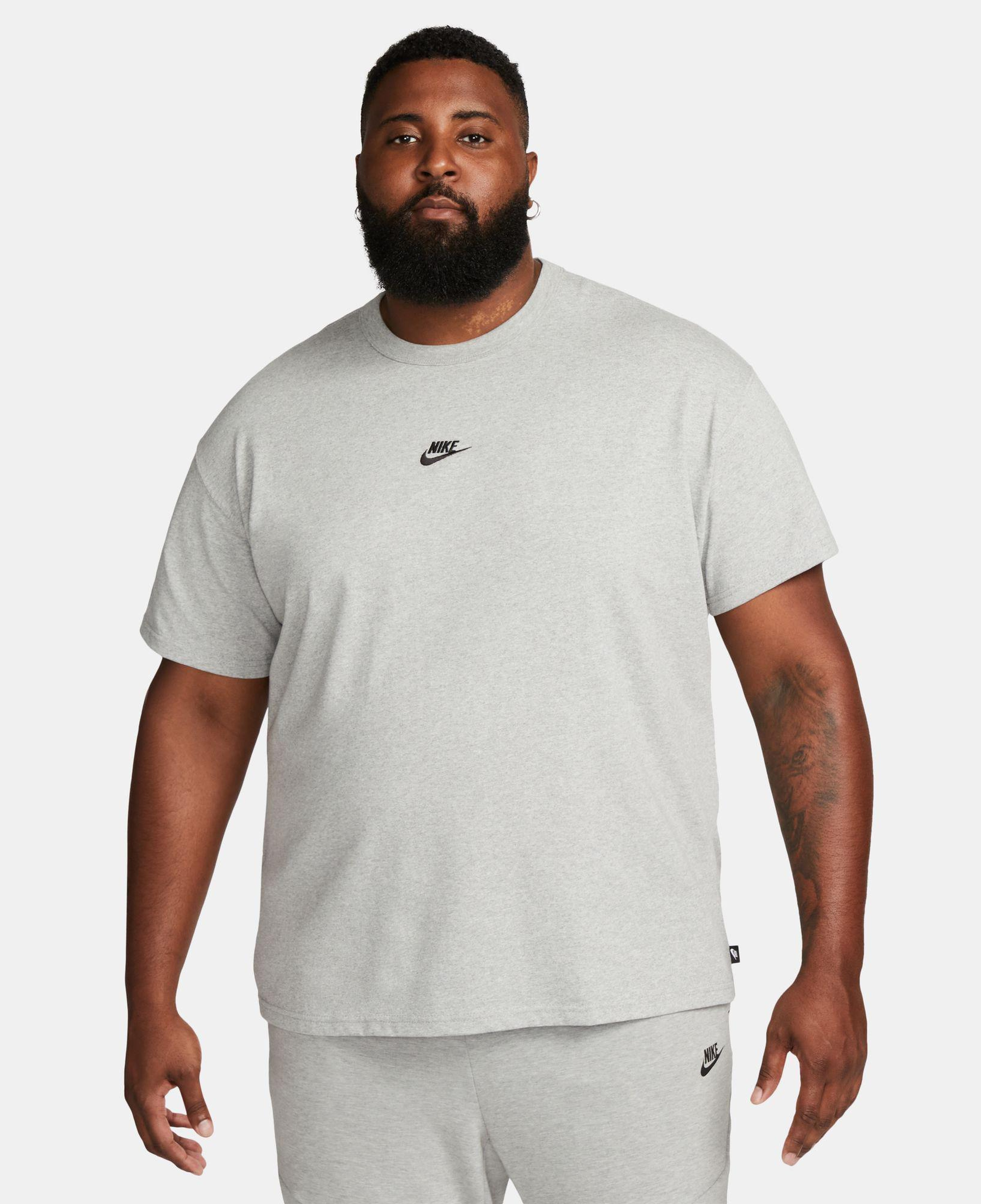 Nike Sportswear Premium Essential Sustainable Erkek Gri T-Shirt