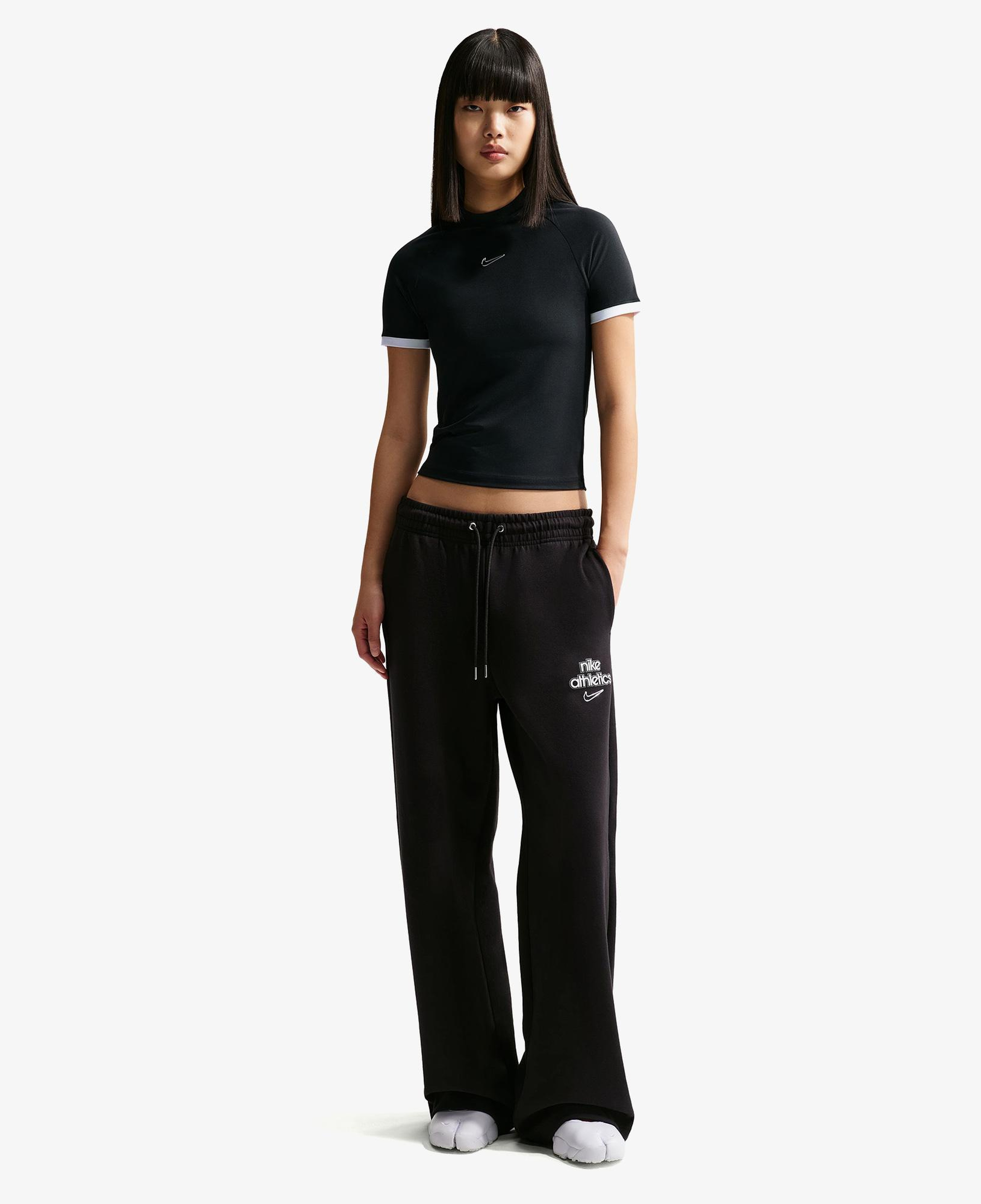 Nike Sportswear Fitted Kadın Siyah T-Shirt