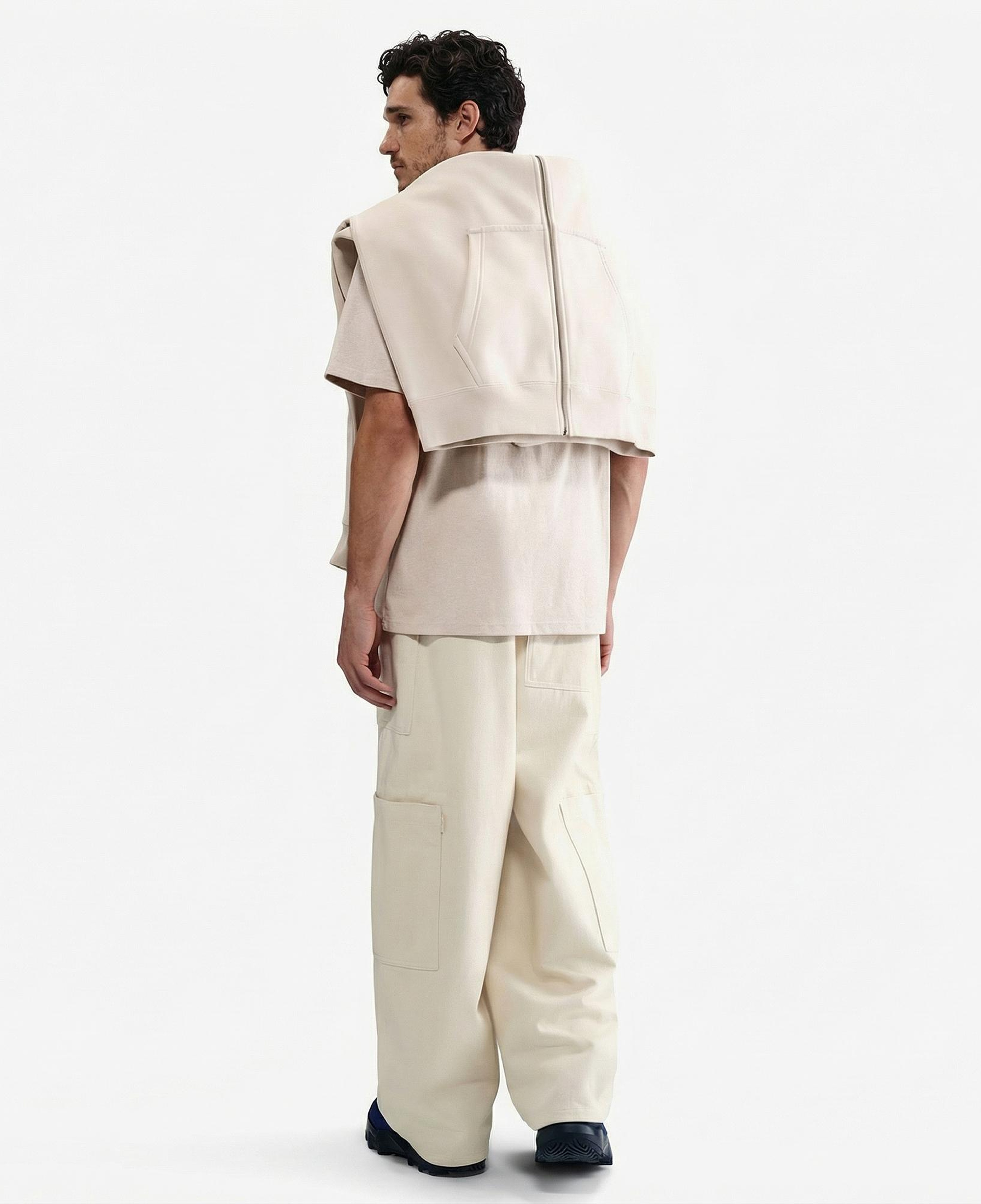 Nike Sportswear Premium Essentials Erkek Krem Rengi T-Shirt