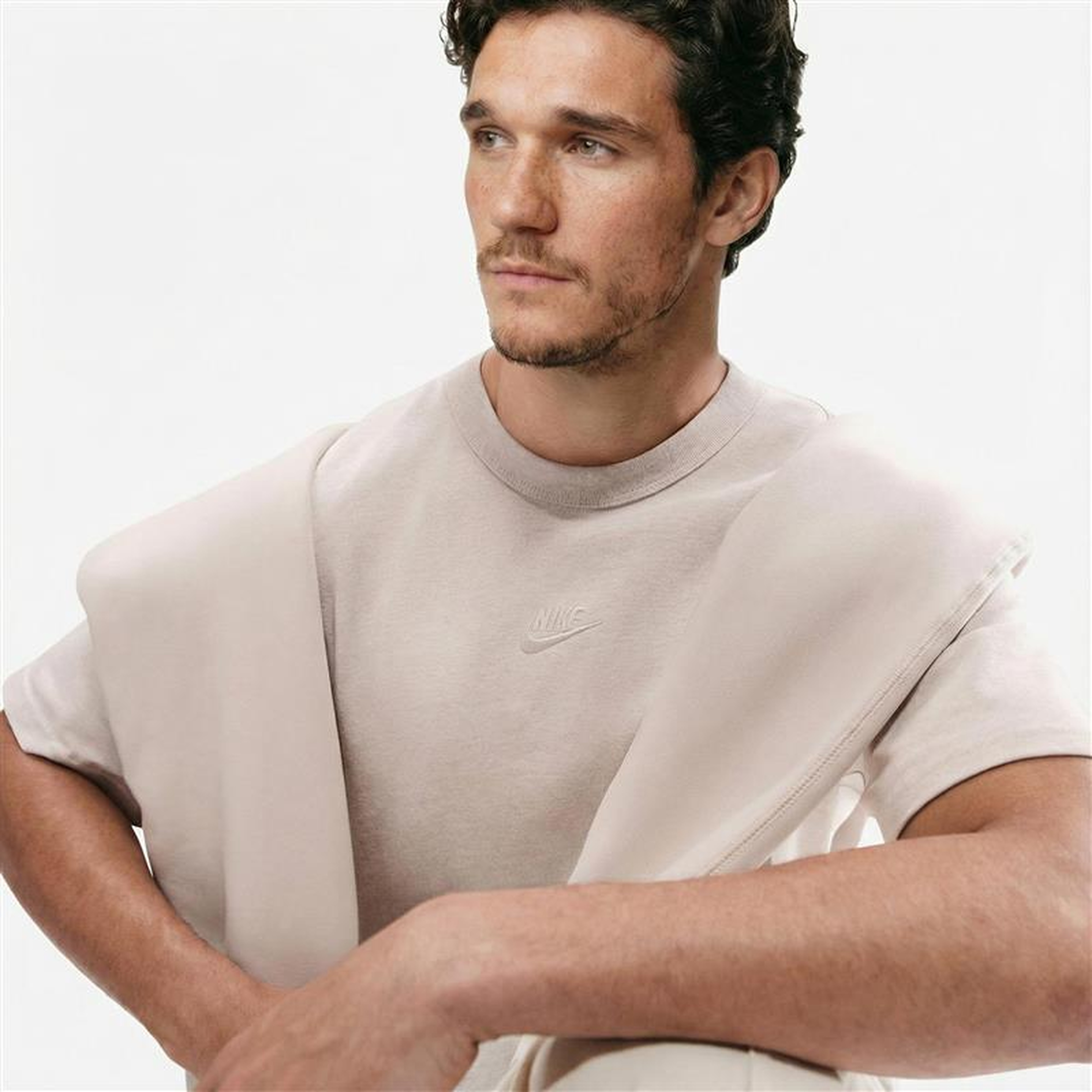 Nike Sportswear Premium Essentials Erkek Krem Rengi T-Shirt