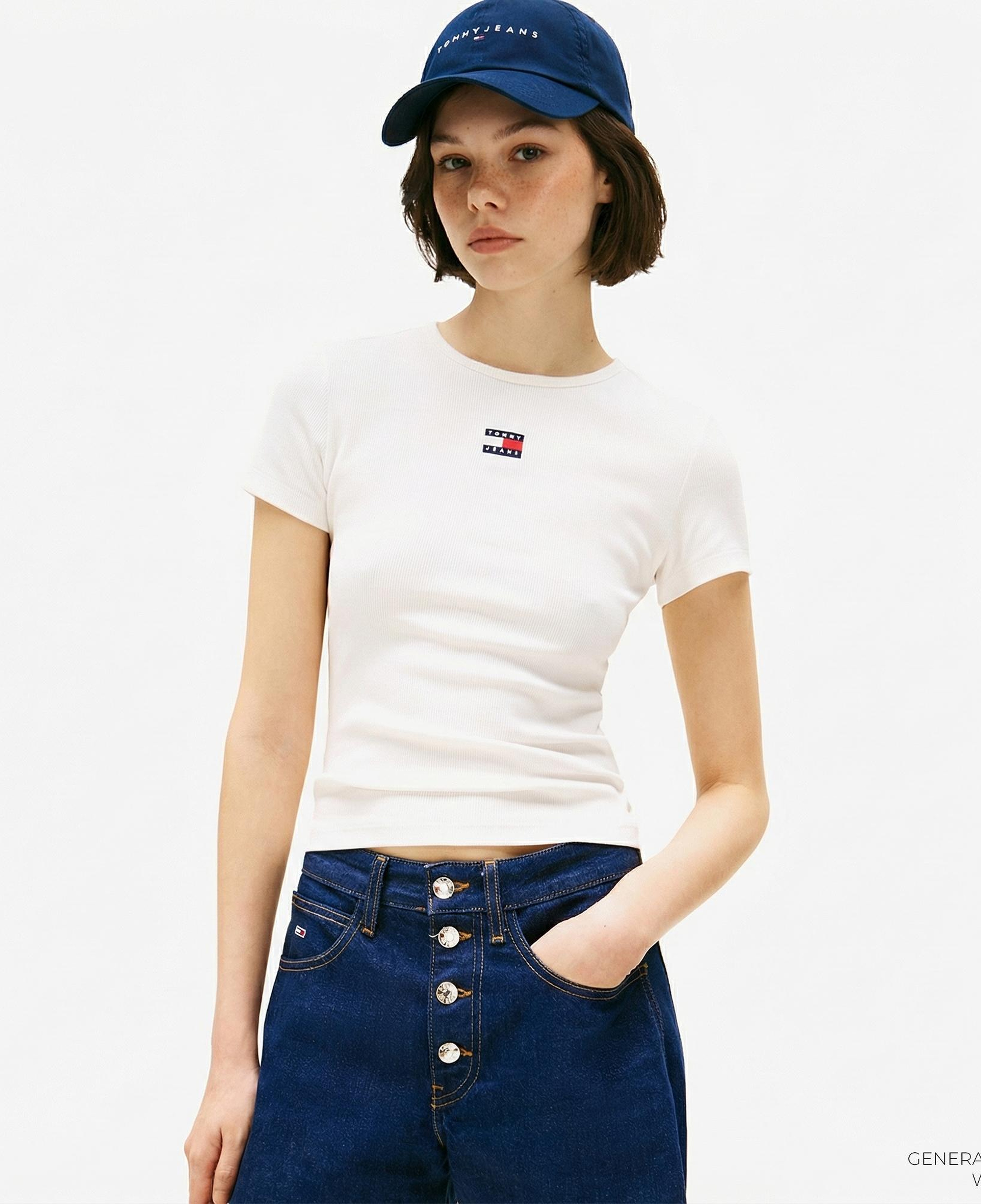 Tommy Hilfiger Badge Kadın Beyaz T-Shirt