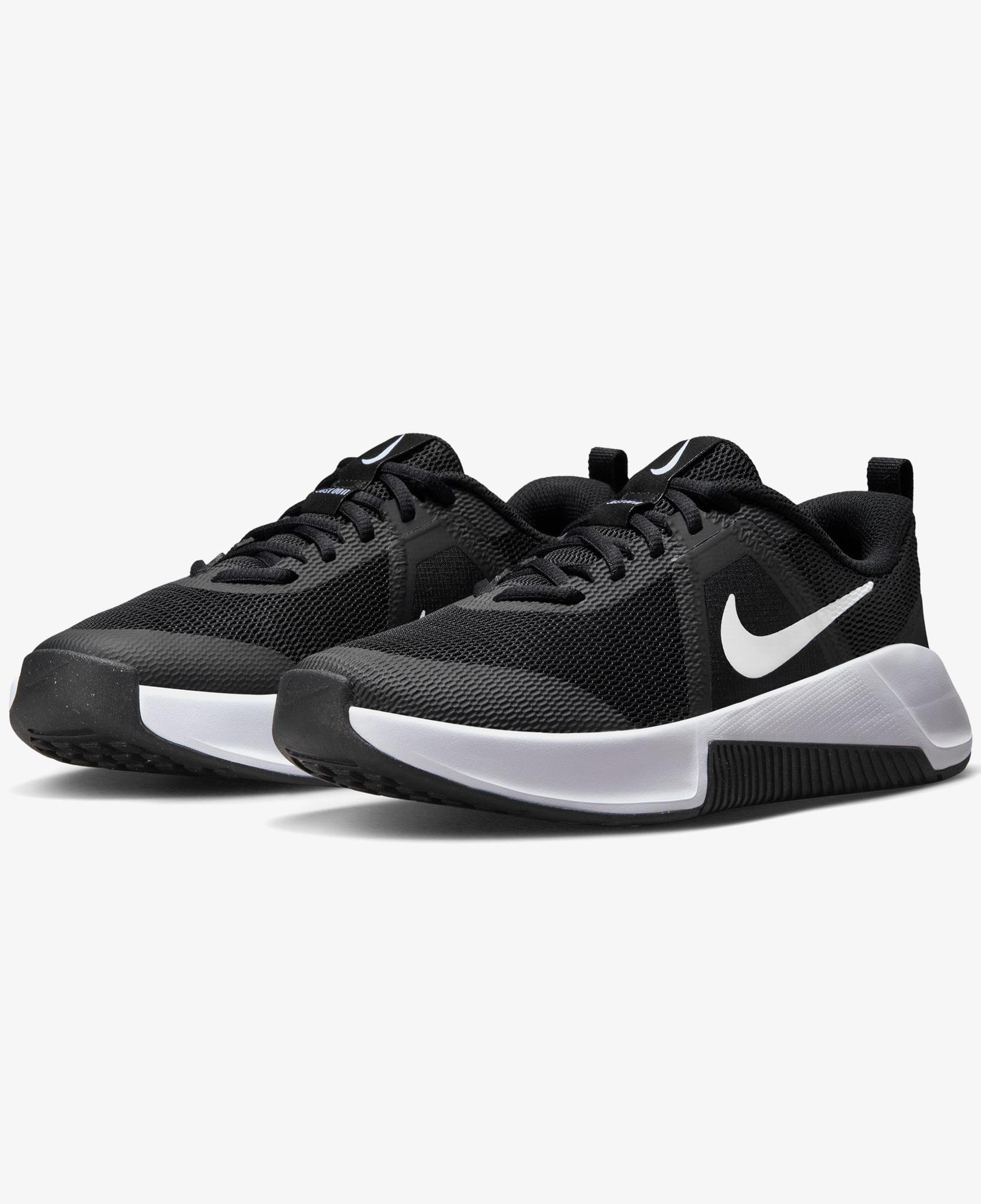 Nike MC Trainer 3 Kadın Siyah Spor Ayakkabı