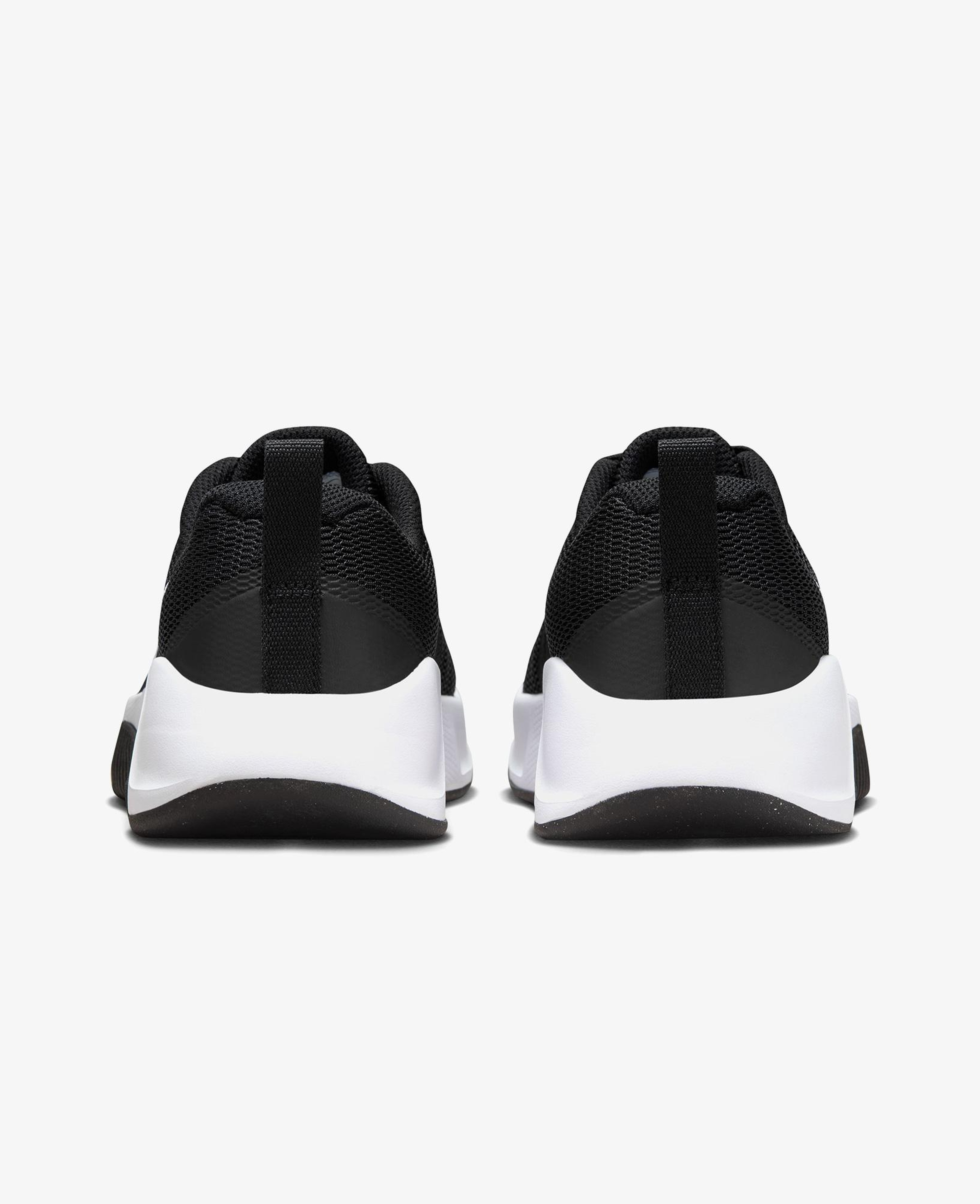 Nike MC Trainer 3 Kadın Siyah Spor Ayakkabı