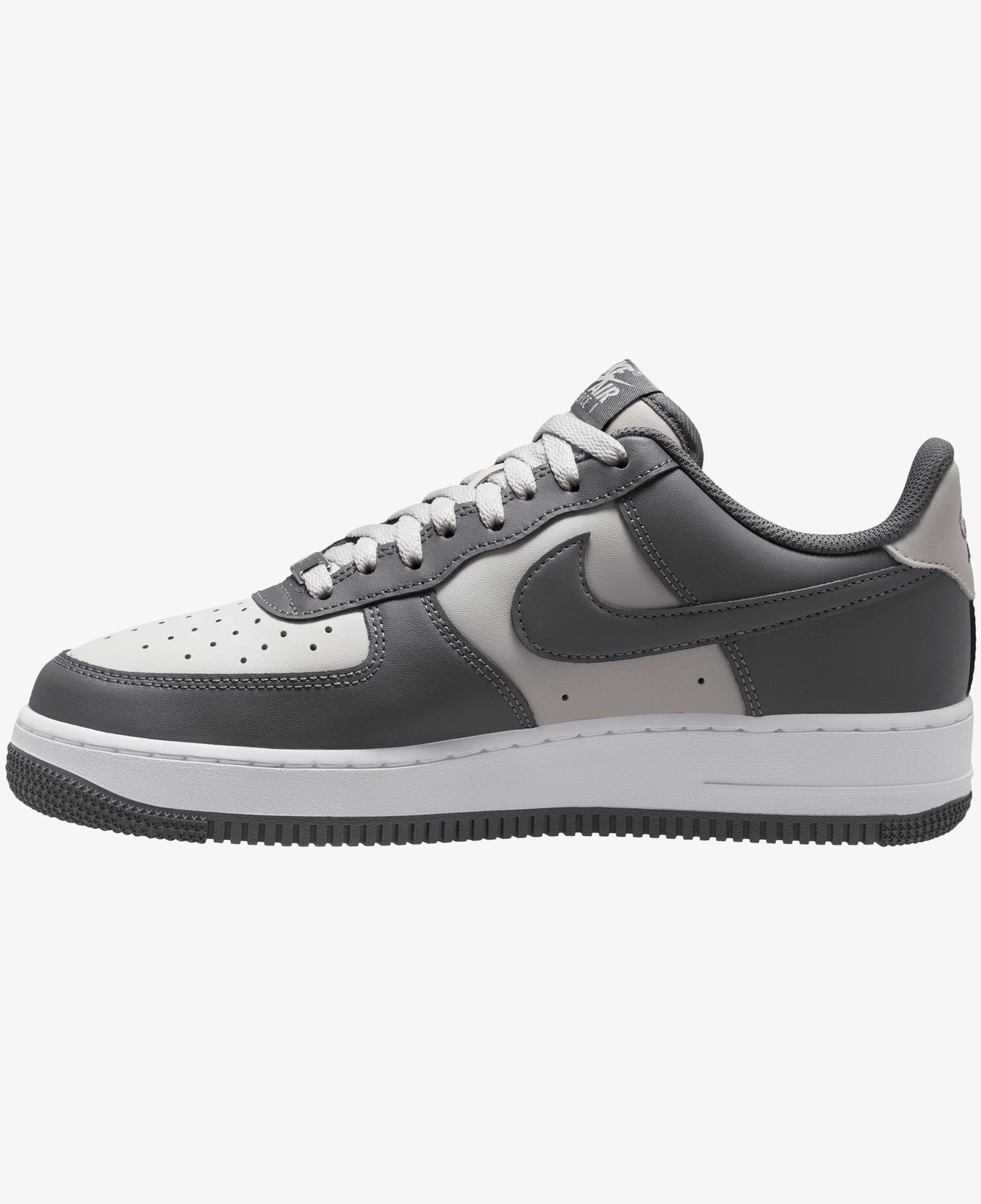 Nike Air Force 1 '07 Erkek Gri Spor Ayakkabı