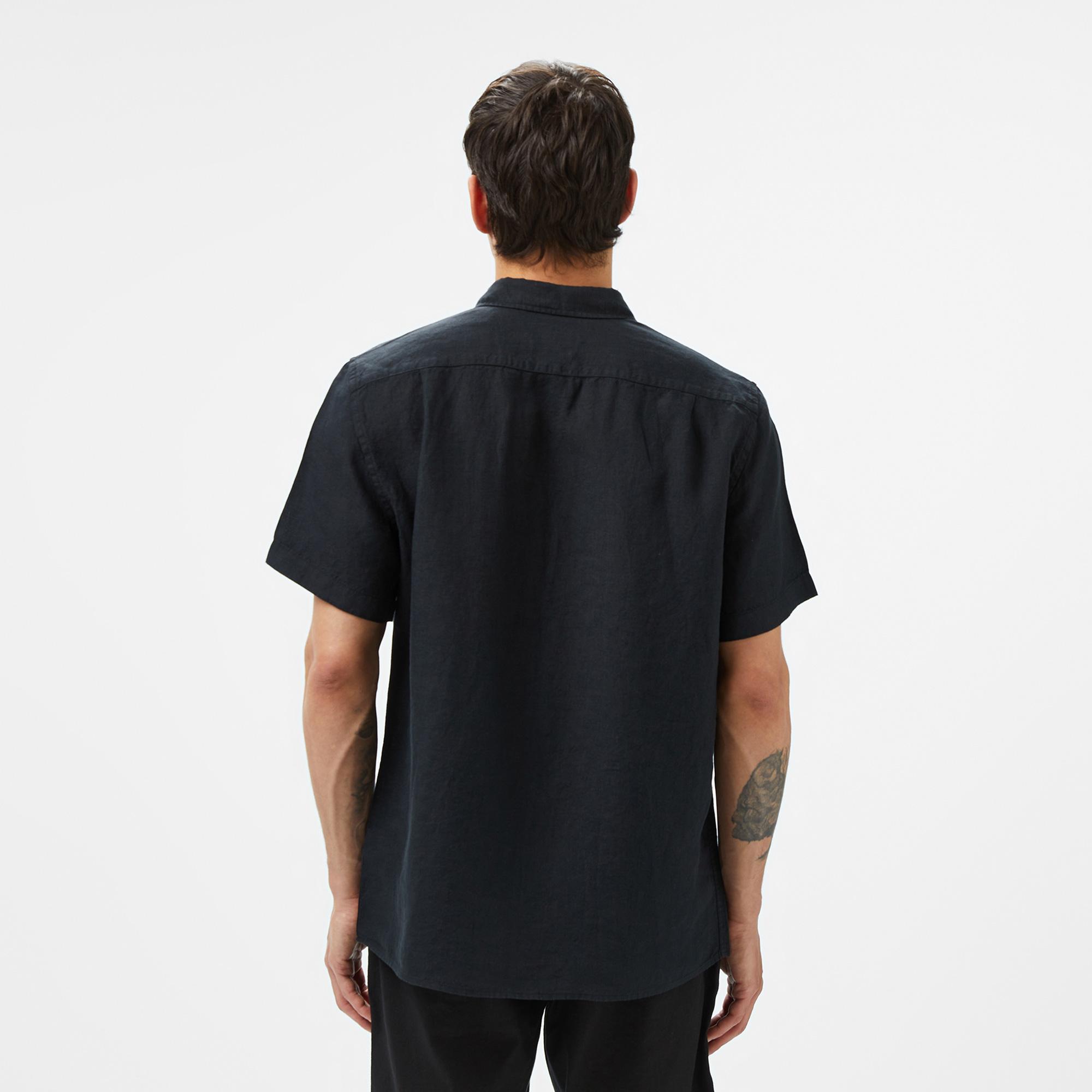 Lacoste Erkek Regular Fit Kısa Kollu Düğmeli Yaka Keten Siyah Gömlek