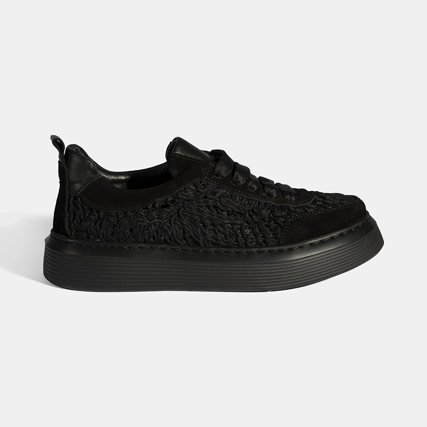 Kadın Siyah Bağcıklı Deri Sneaker